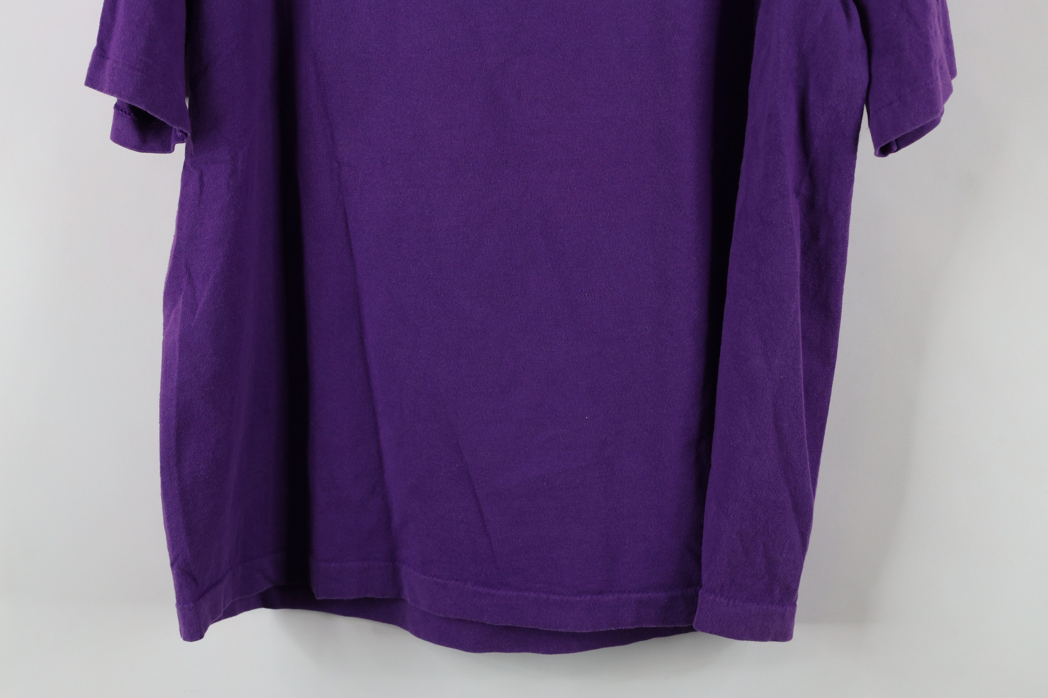 Vintage Vintage 90s Streetwear Parrot Bird Flower T-Shirt Purple USA Size L / US 10 / IT 46 - 12 Thumbnail