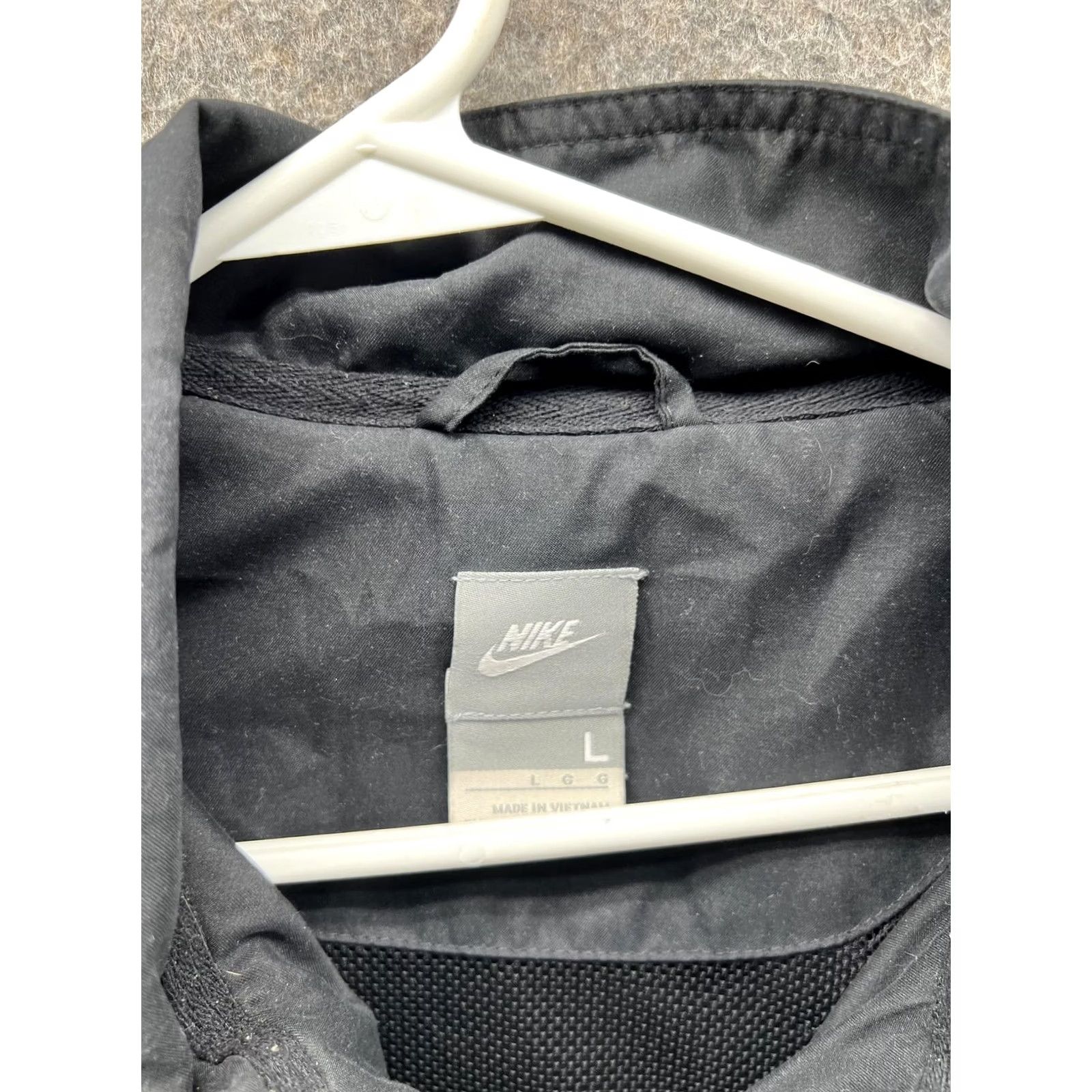 Nike VINTAGE Nike Windbreaker Jacket Men Large Black Full Zip Lined Athletic Track Size US L / EU 52-54 / 3 - 6 Thumbnail