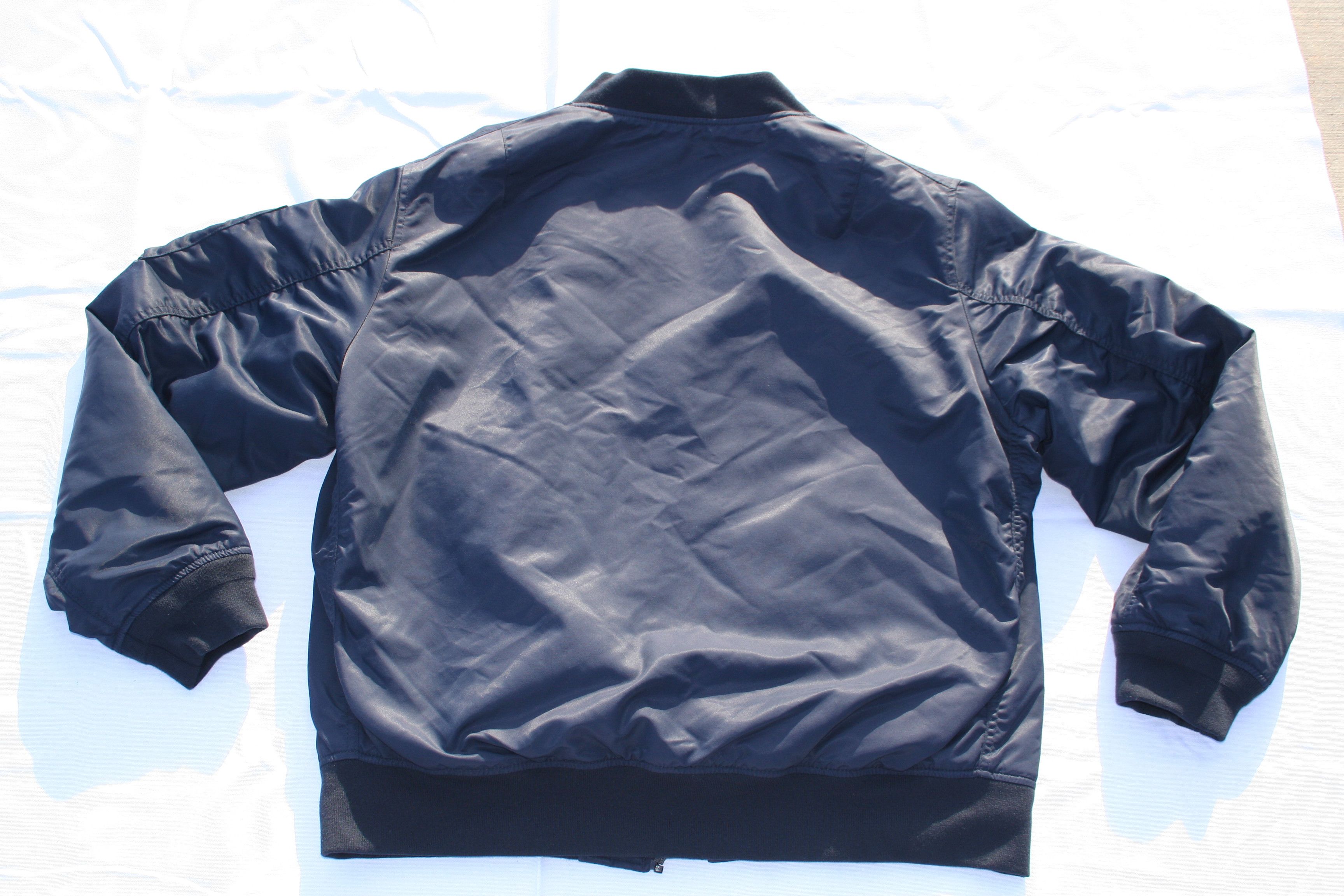 Uniqlo Uniqlo Bomber Jacket sz XL Size US XL / EU 56 / 4 - 2 Thumbnail