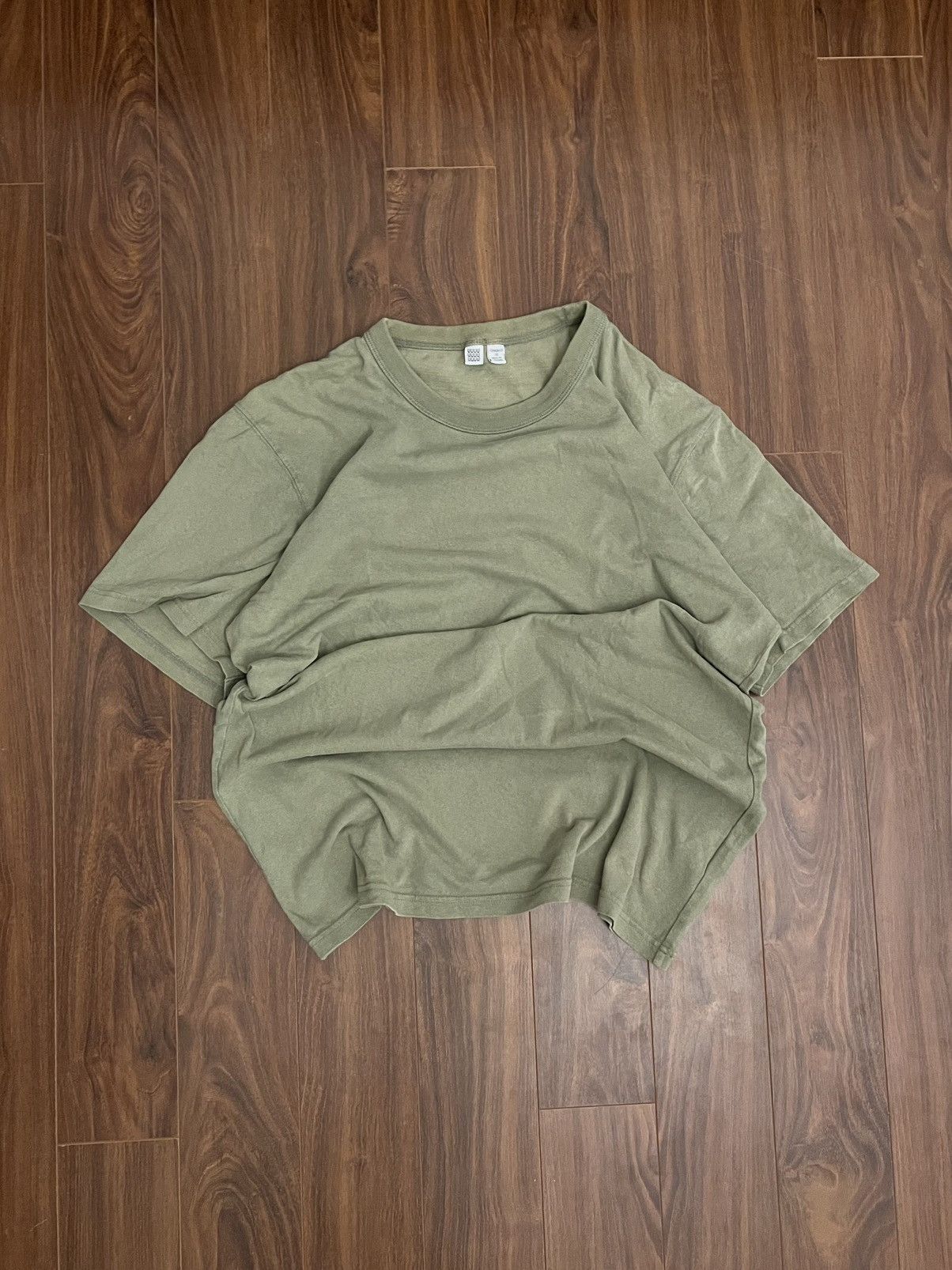 Lemaire × Uniqlo Thrashed x Faded Christopher Lemaire x Uniqlo Tee in Green Size US XL / EU 56 / 4 - 1 Thumbnail