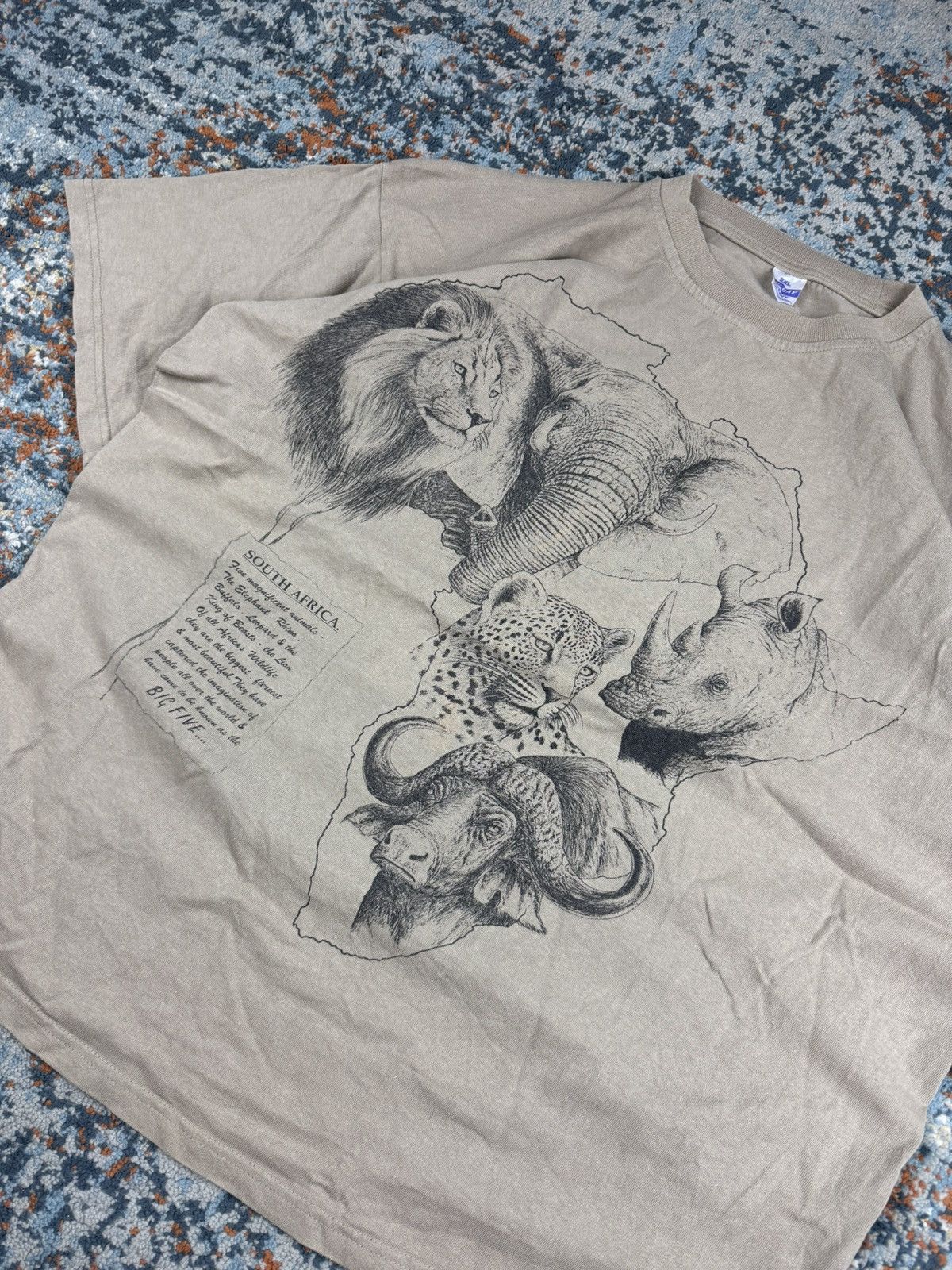 Vintage Vintage 90s Africa safari animal graphic tee lion elephant Size US XL / EU 56 / 4 - 3 Thumbnail