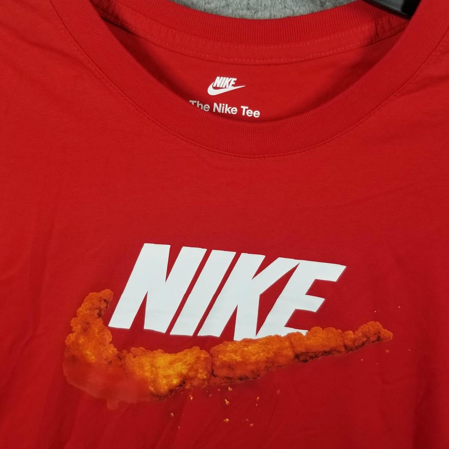 Nike Nike Shirt Mens XL Red The Nike Fried Chicken Swoosh DM2279-657 Size US XL / EU 56 / 4 - 2 Thumbnail