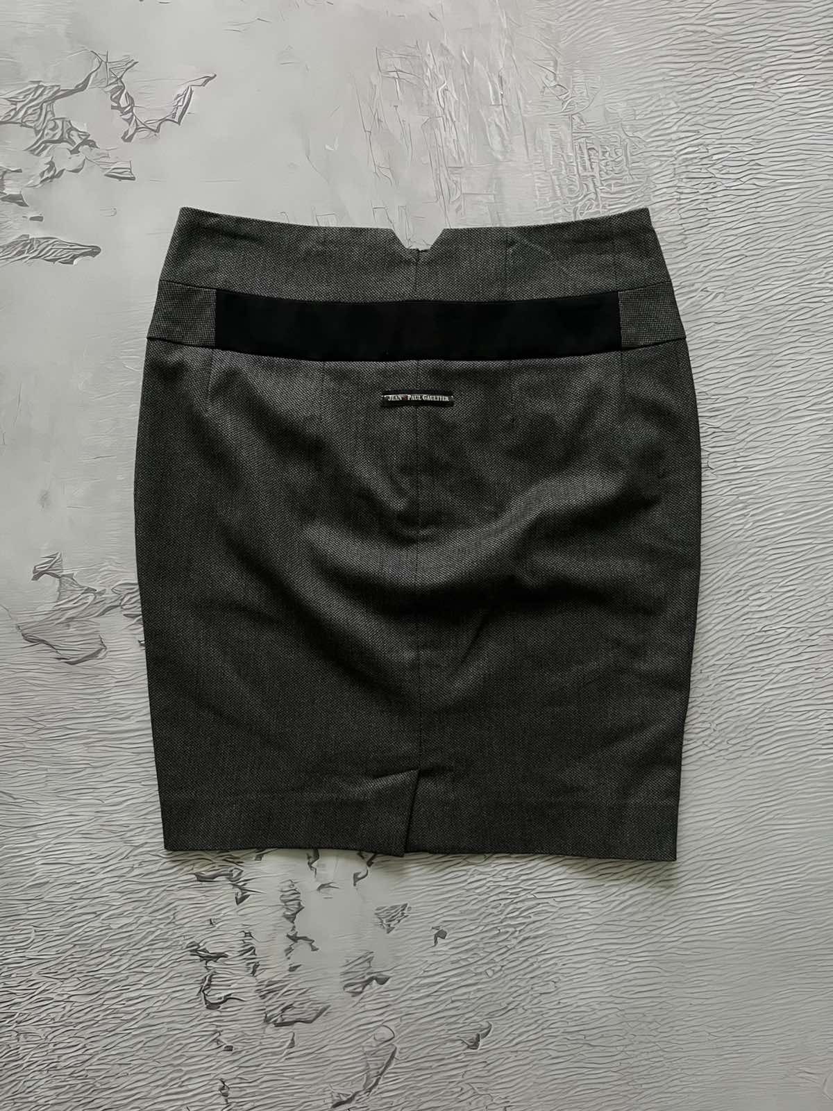 Jean Paul Gaultier Jean Paul Gaultier Vintage Luxury Classic Skirt Gray Size 30" / US 8 / IT 44 - 1 Thumbnail