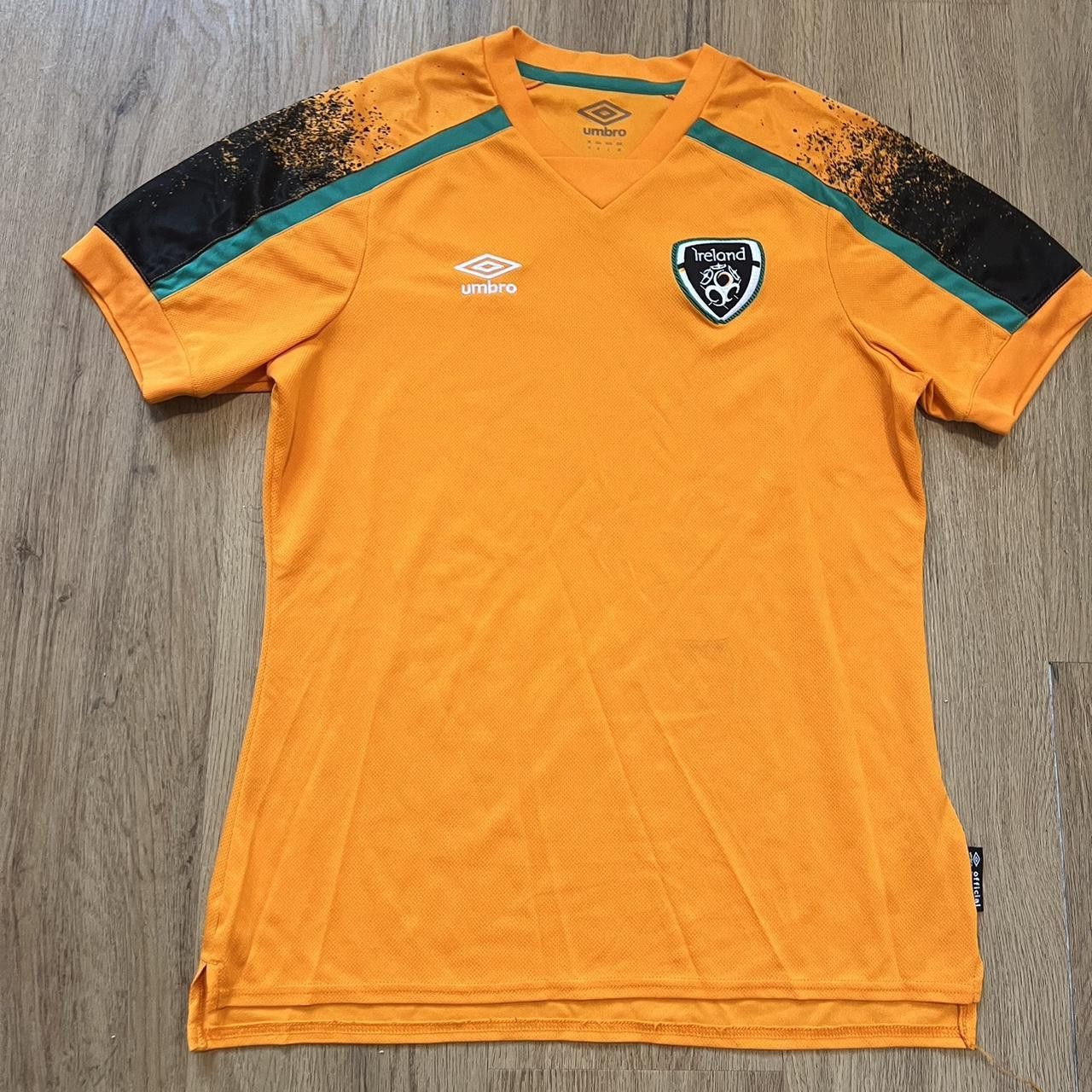 Umbro Umbro Ireland home football shirt in orange Size US S / EU 44-46 / 1 - 1 Thumbnail