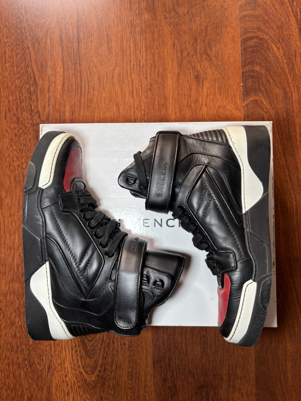 Givenchy Givenchy hi top tyson sneakers Size US 8 / EU 41 - 1 Thumbnail