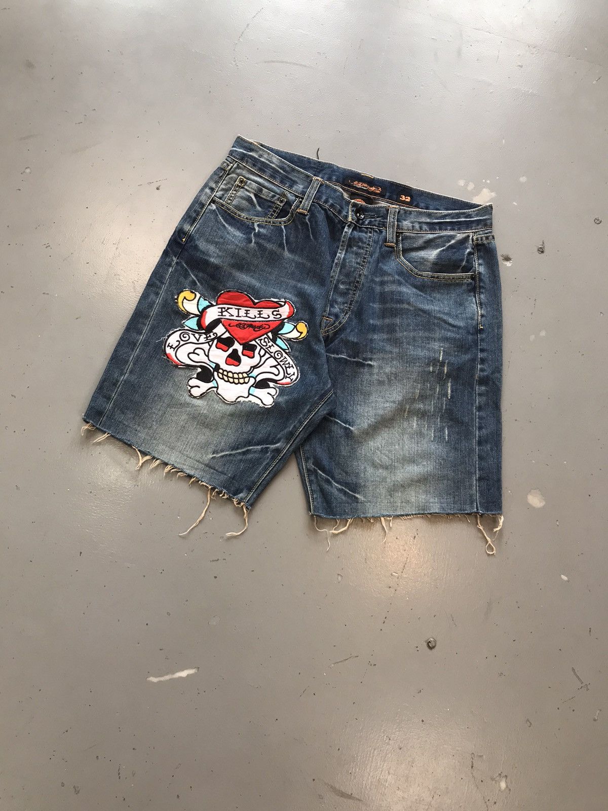 Ed Hardy × Vintage Vintage Edhardy skull 💀 embroidered denim jort Size US 32 / EU 48 - 2 Thumbnail