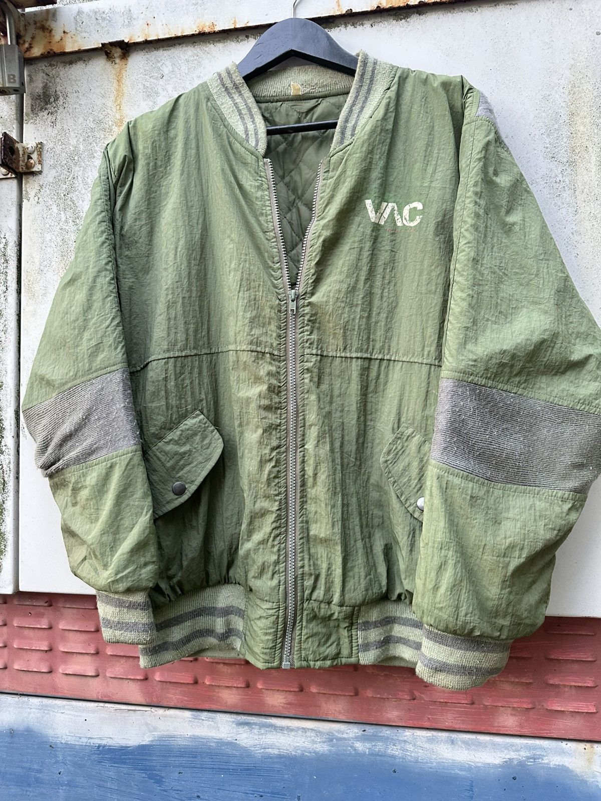 Vintage 👹Vintage THRASHED VAC Green Bomber Jacket Size US M / EU 48-50 / 2 - 5 Thumbnail