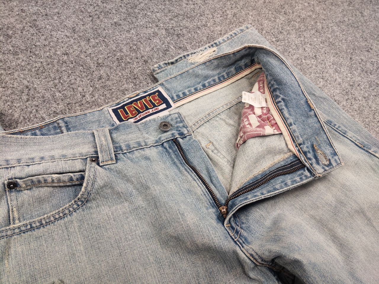 Levi's Vintage Levis 549 Baggy Light Wash Distressed Denim Jeans Size US 34 / EU 50 - 14 Thumbnail