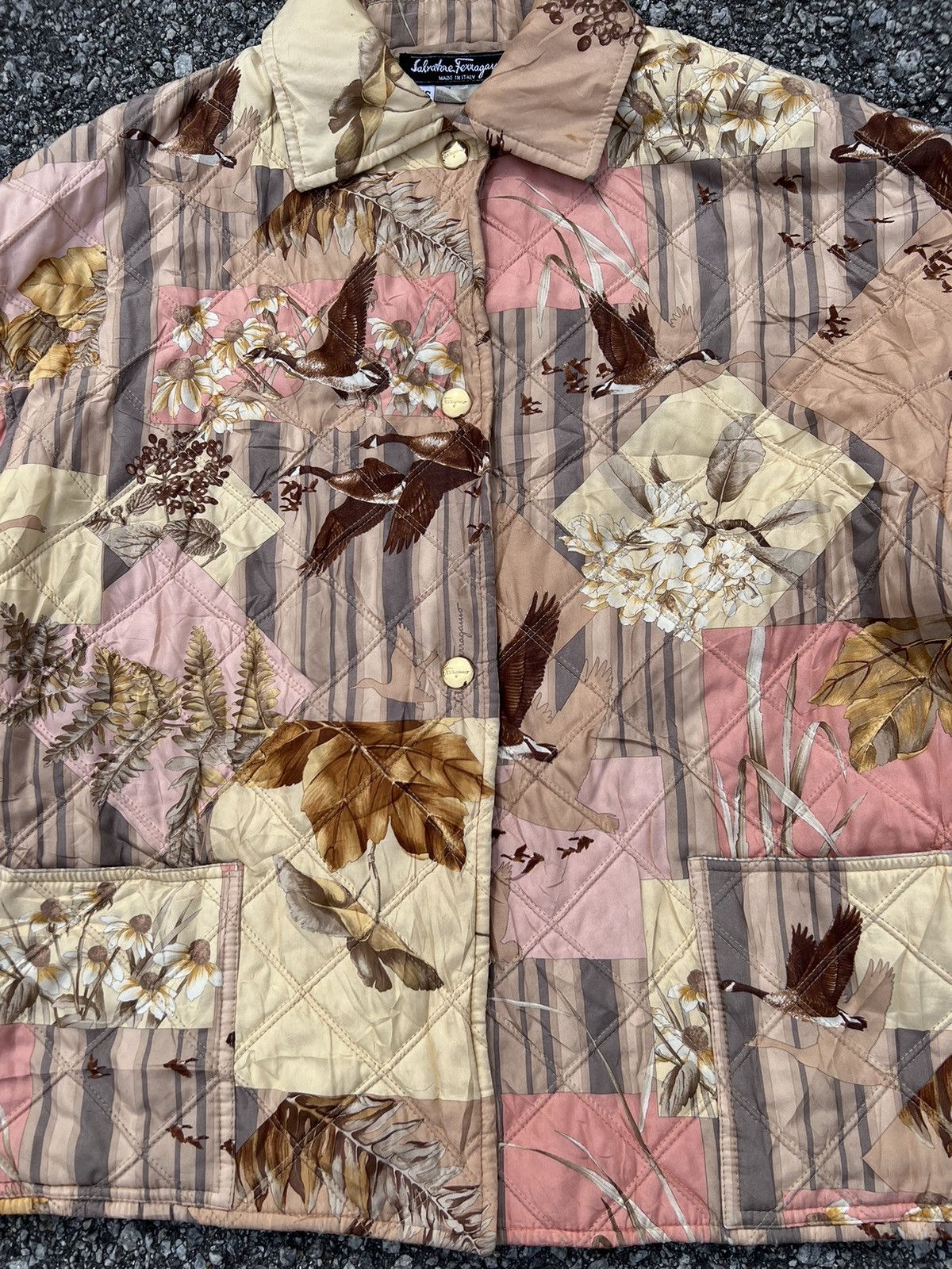 Salvatore Ferragamo Rare Vintage Salvatore Ferragamo Quilted Jacket Fullprint Size XS / US 0-2 / IT 36-38 - 3 Thumbnail