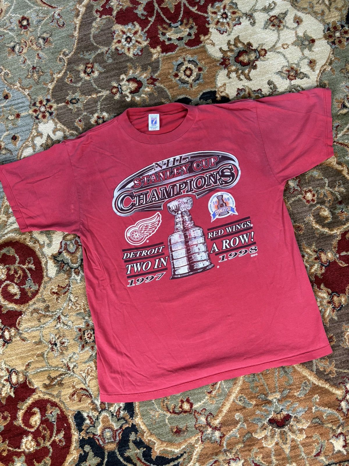 Logo 7 × Vintage 1998 Detroit Red Wings Stanley Cup Champions T-Shirt Size US XL / EU 56 / 4 - 1 Thumbnail