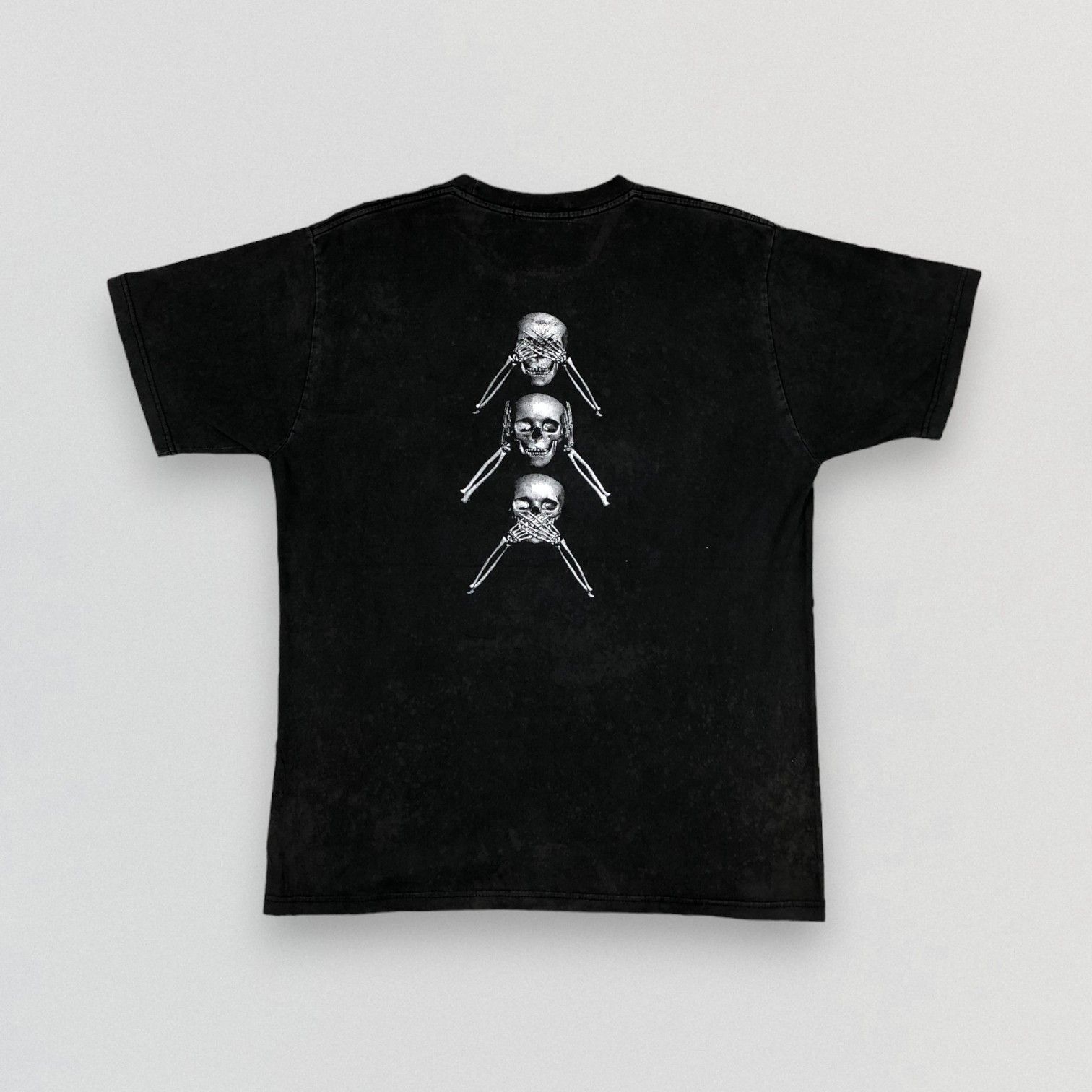 Japanese Brand Cross Keys No Evil Skulls T-shirt Size US L / EU 52-54 / 3 - 2 Thumbnail