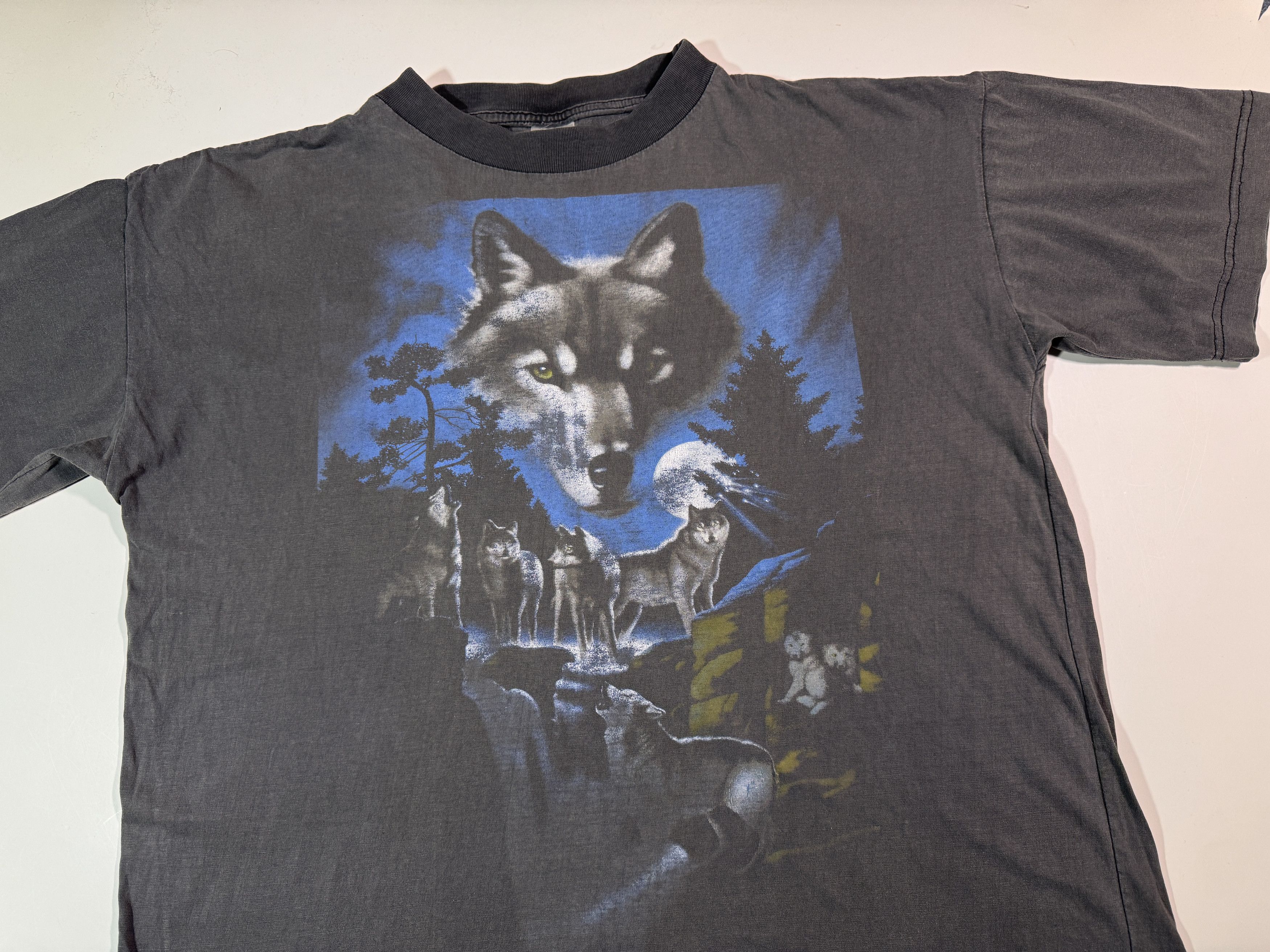 Vintage Vintage 90s Wolf T-shirt Animal Sun Faded Black Tee XL Size US XL / EU 56 / 4 - 2 Thumbnail