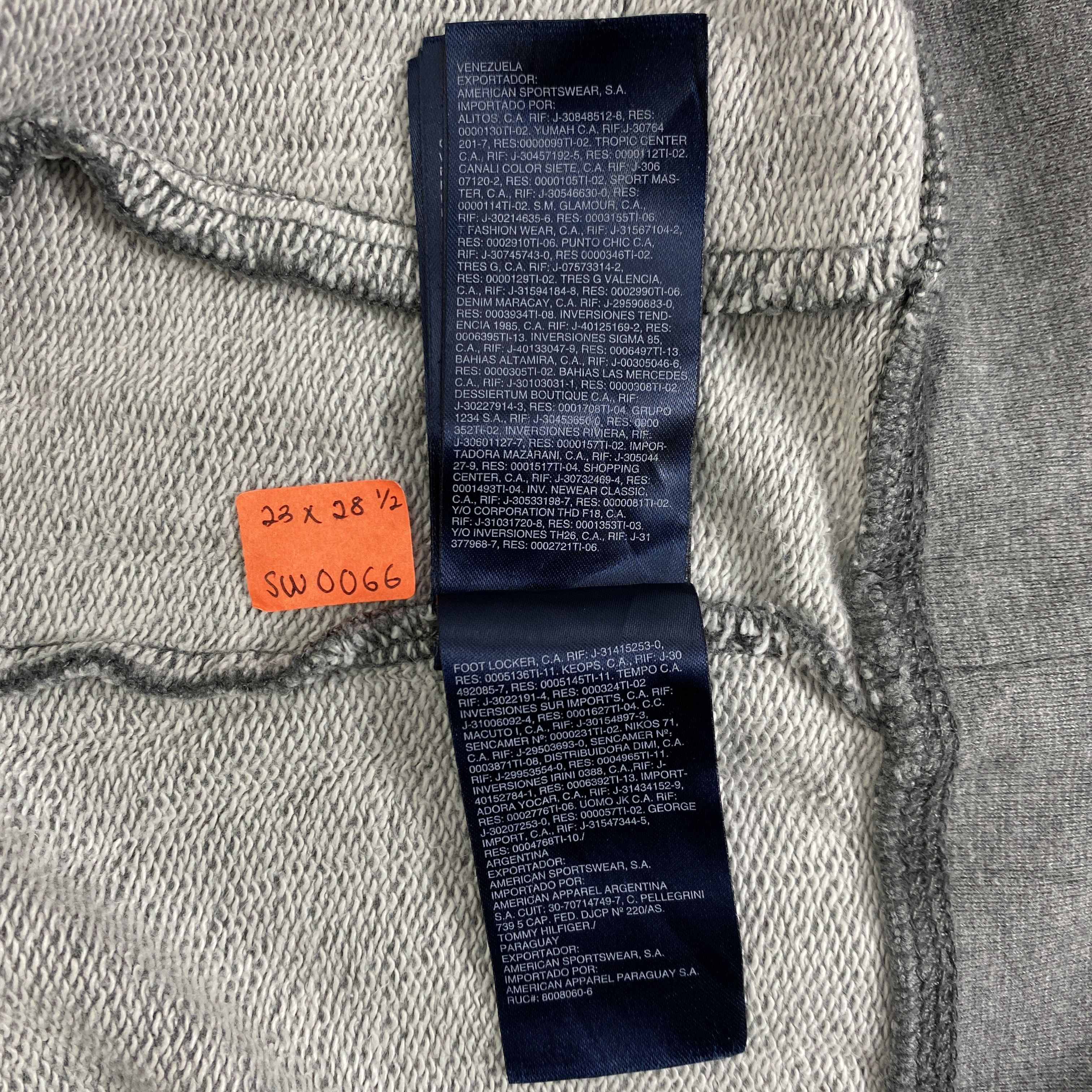 Tommy Hilfiger Vintage Tommy Hilfiger 85 Zipper Hoodie -SW066 Size US L / EU 52-54 / 3 - 8 Thumbnail