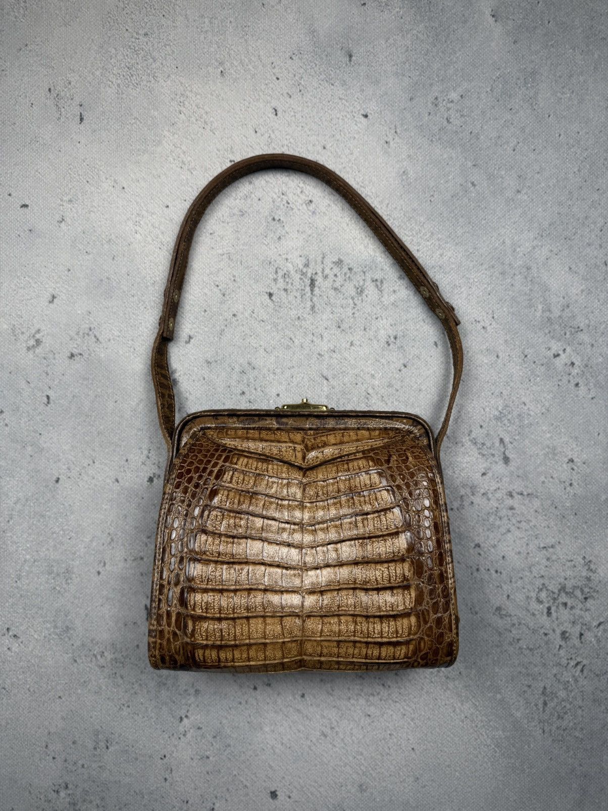 Vintage Vintage Genuine Crocodile Leather IVR Handbag Rare Archive Size ONE SIZE - 4 Thumbnail