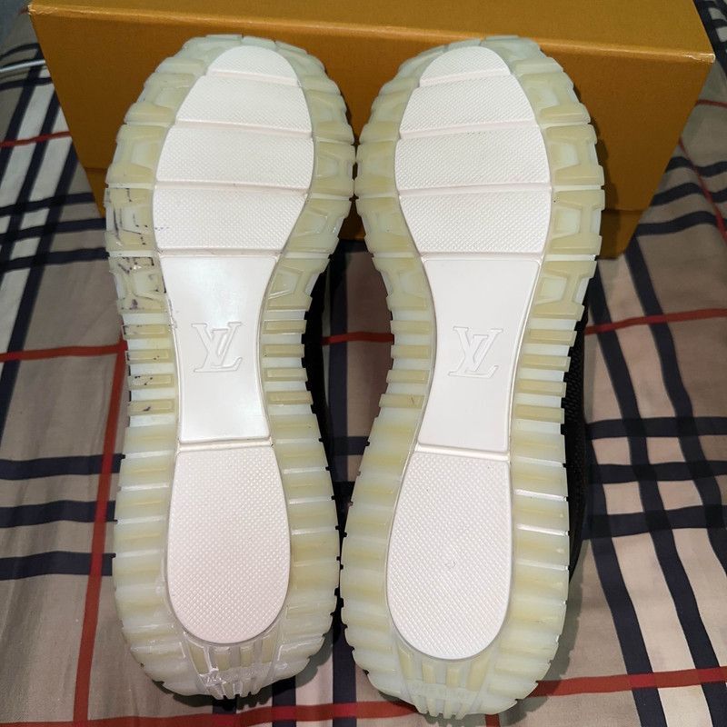 Louis Vuitton Louis Vuitton Run Away Low Top Sneakers 0079 Size US 9.5 / IT 39.5 - 3 Thumbnail