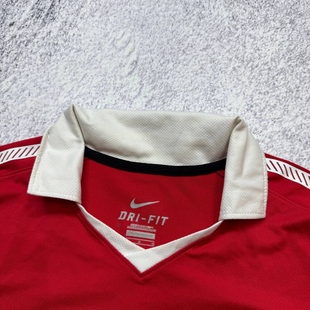 Nike Nike Manchester United 2010/2011 Giggs #11 Football Jersey Size US L / EU 52-54 / 3 - 11 Thumbnail