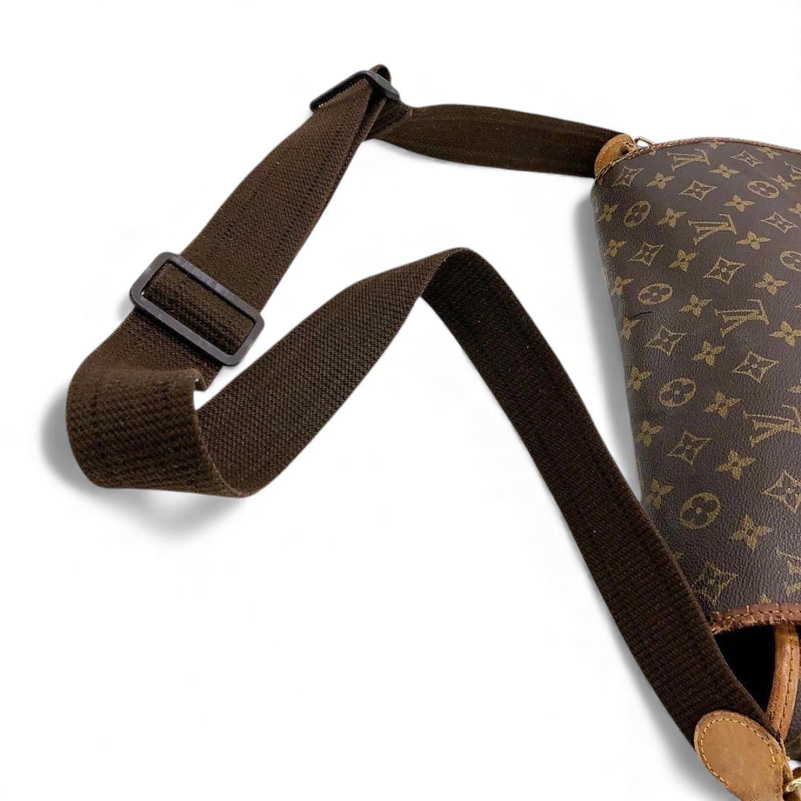 Louis Vuitton Louis Vuitton - Monogram Canvas Men's Shoulder Bag Size ONE SIZE - 6 Thumbnail