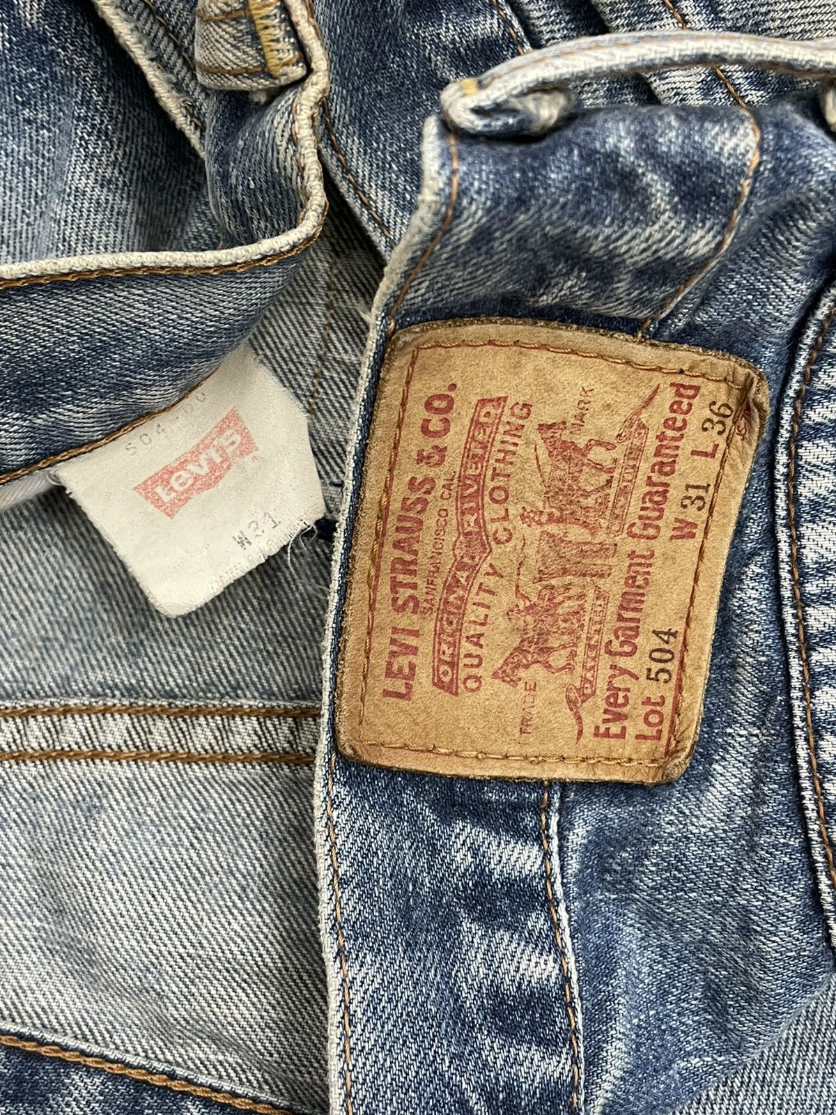 Levi's Vintage Clothing VINTAGE 504 LEVIS USA DESIGNER 90S MUDWASH DISTRESSED DENIM Size US 29 - 16 Thumbnail