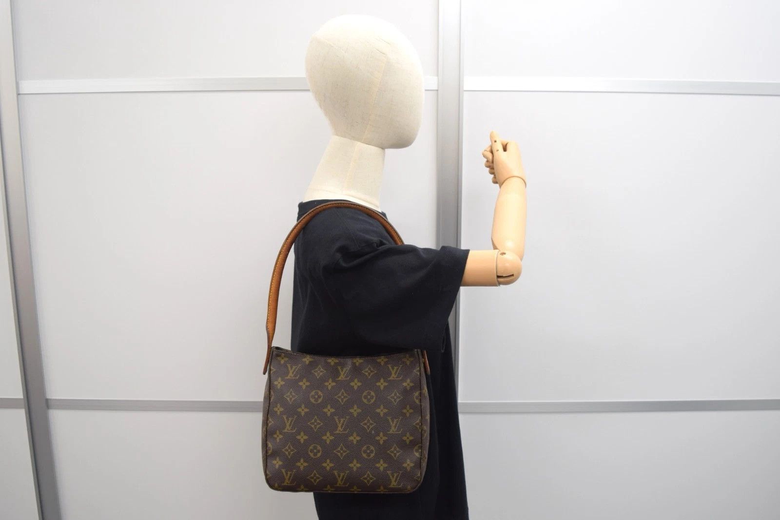 Louis Vuitton Louis Vuitton Looping MM Monogram Canvas Shoulder Bag M51146 Size ONE SIZE - 2 Thumbnail