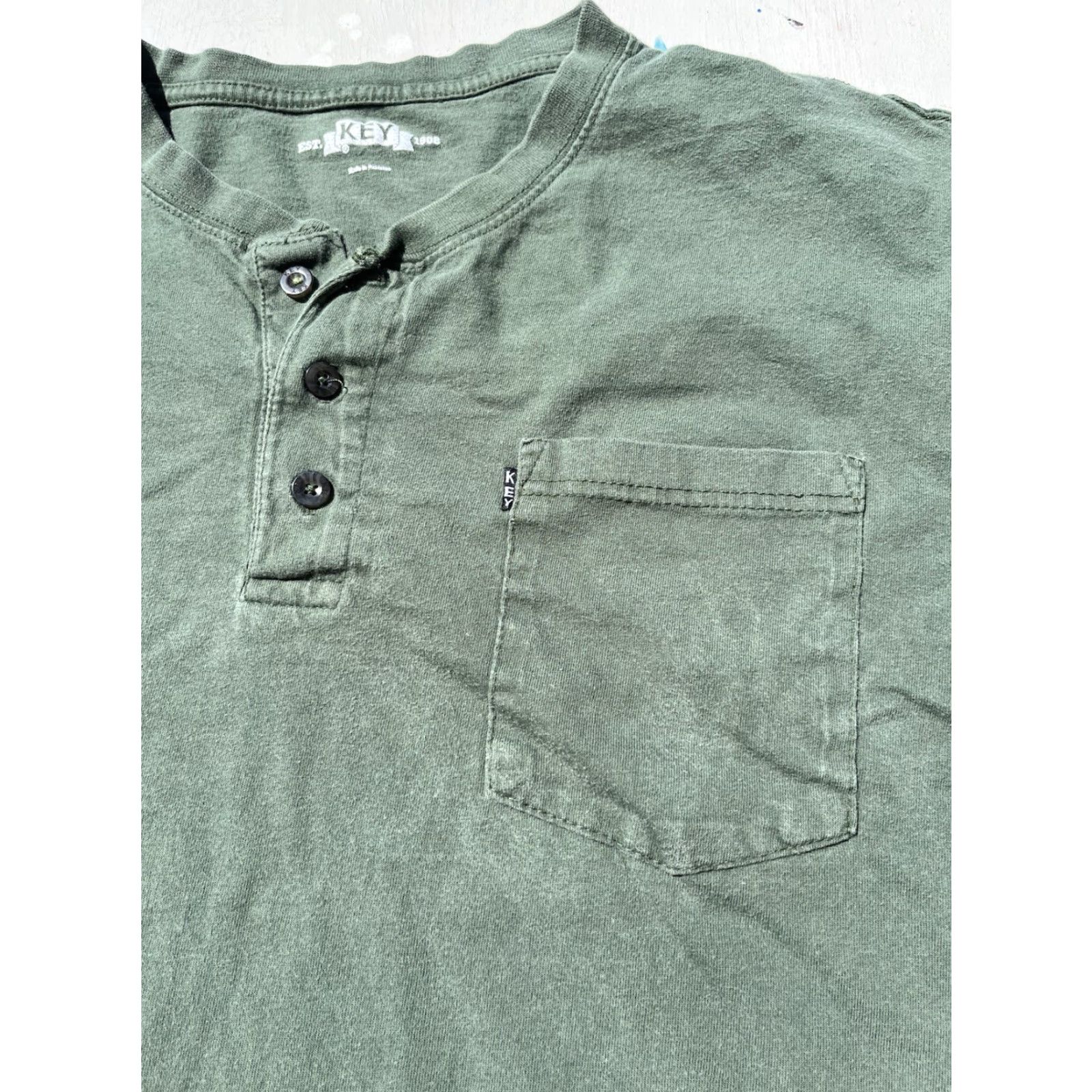 Vintage Key Brand T-Shirt Green Solid XL Relaxed Workwear Logo Henley Button Men Size US XL / EU 56 / 4 - 2 Thumbnail