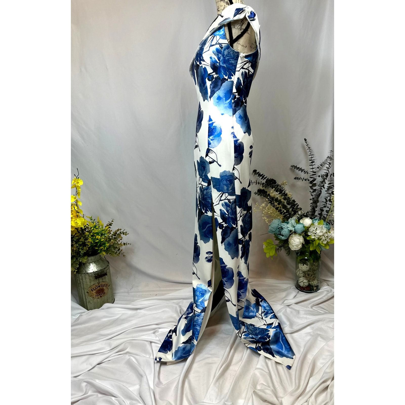 Other Black Halo Eve Dolan Floral One Shoulder Gown Blue Roses 4 Size S / US 4 / IT 40 - 12 Thumbnail