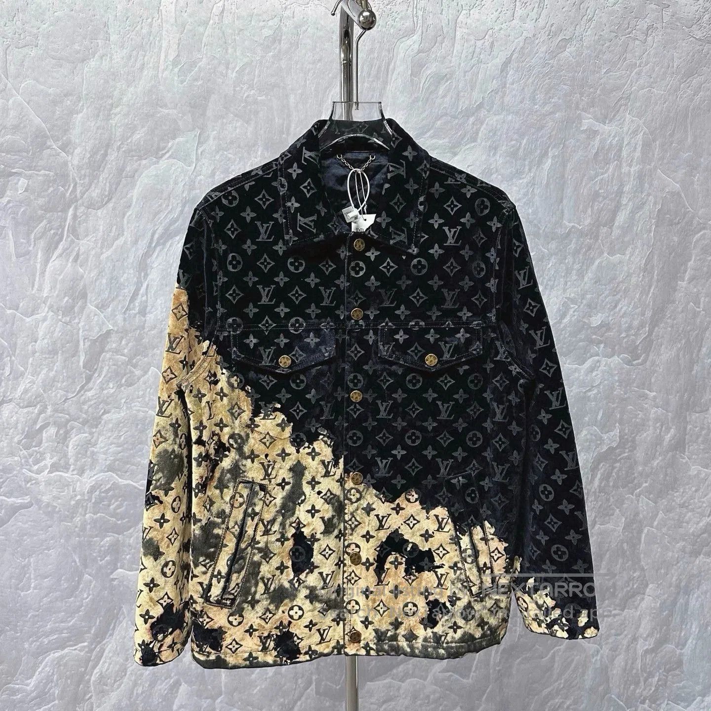 Louis Vuitton louis vuitton fire cloud denim jacket. Size US L / EU 52-54 / 3 - 1 Thumbnail