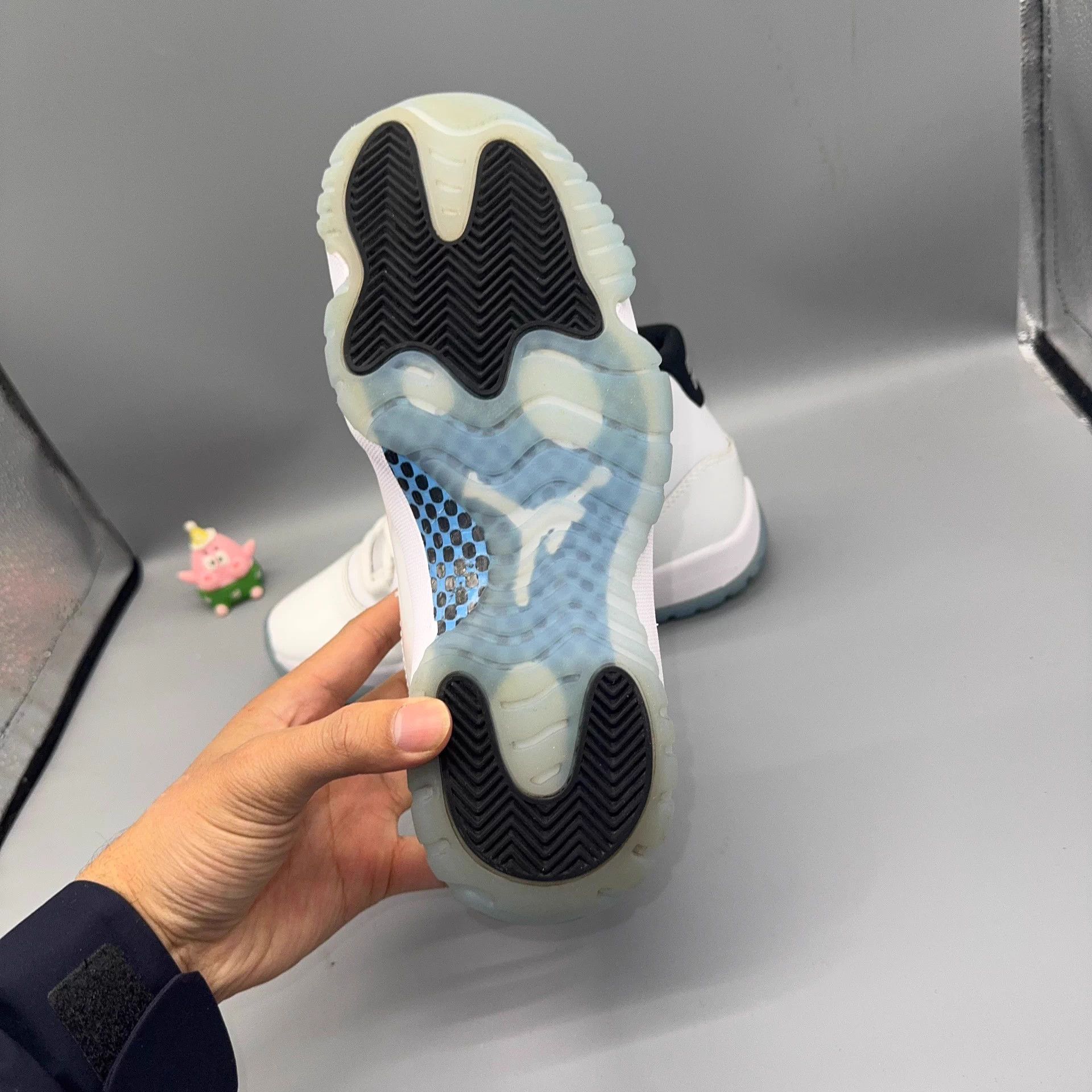 Jordan Brand Jordan AJ11 Legend Blue 40充新轻微磨损 Size US 7 / EU 40 - 8 Thumbnail