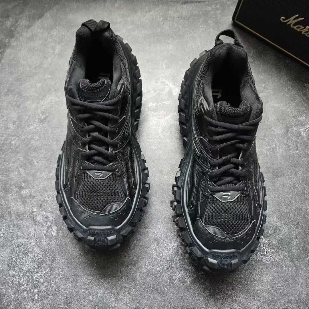 Balenciaga Balenciaga Black Lowtop Sneakers 41 Men Size US 8.5 / EU 41-42 - 1 Thumbnail