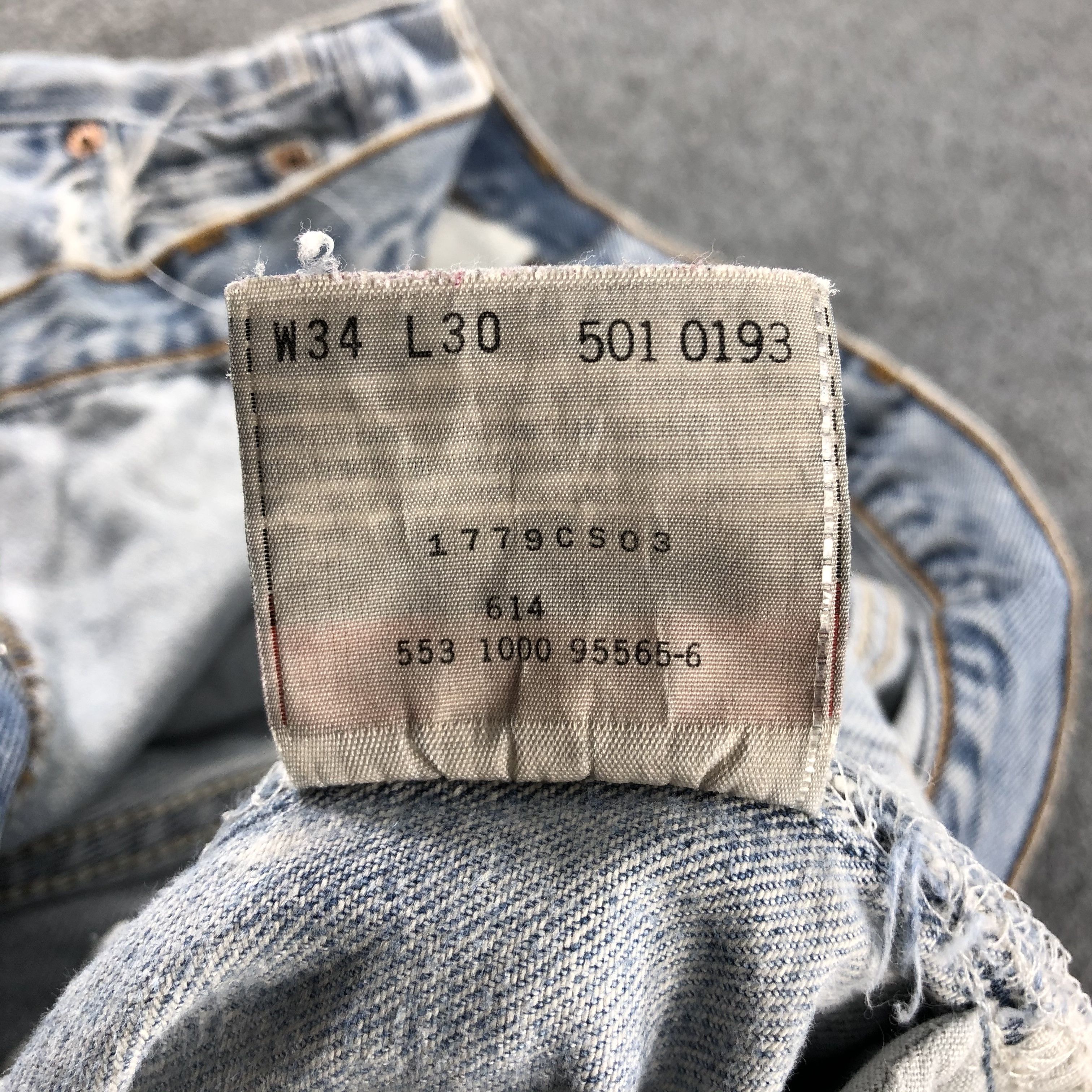 Levi's 90s Vintage Blue Wash Levis 501 Jeans-J2550 Size US 32 / EU 48 - 17 Thumbnail
