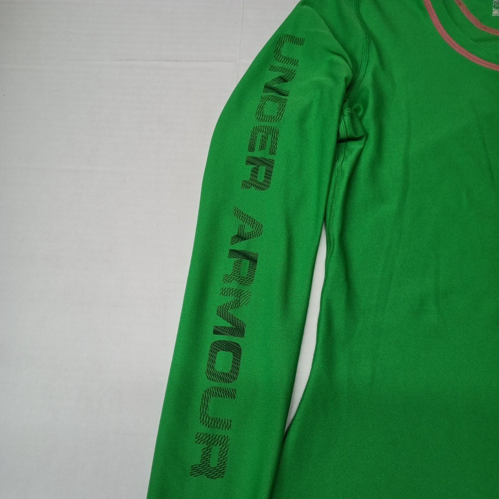 Under Armour Under Armour Shirt Women's M Green Fitted All Season Gear Size M / US 6-8 / IT 42-44 - 2 Thumbnail