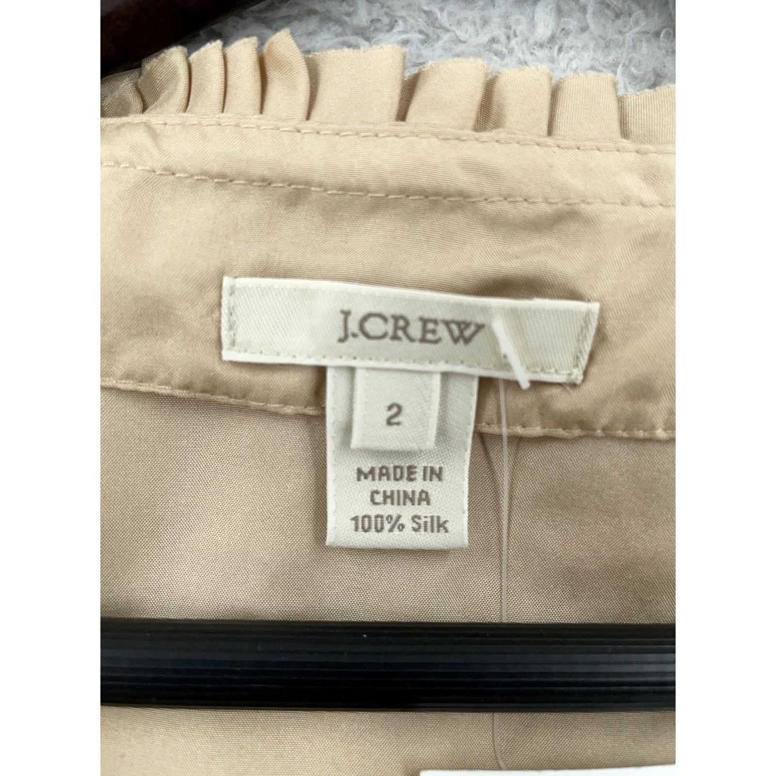 J.Crew J.Crew Blouse Top Women's 2 Beige Silk Sleeveless Round Neck Ruffle Applique Sleeveless Shirt Women Beige Silk Blouse 2 Size XS / US 0-2 / IT 36-38 - 6 Thumbnail