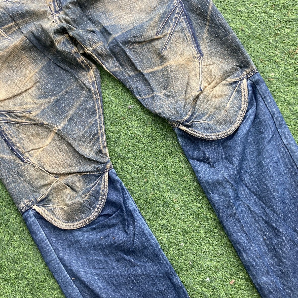 Marithe + Francois Girbaud LE JEAN DE MARITHE FRANCOIS GIRBAUD DISTRESSED JEANS Size US 36 / EU 52 - 4 Thumbnail