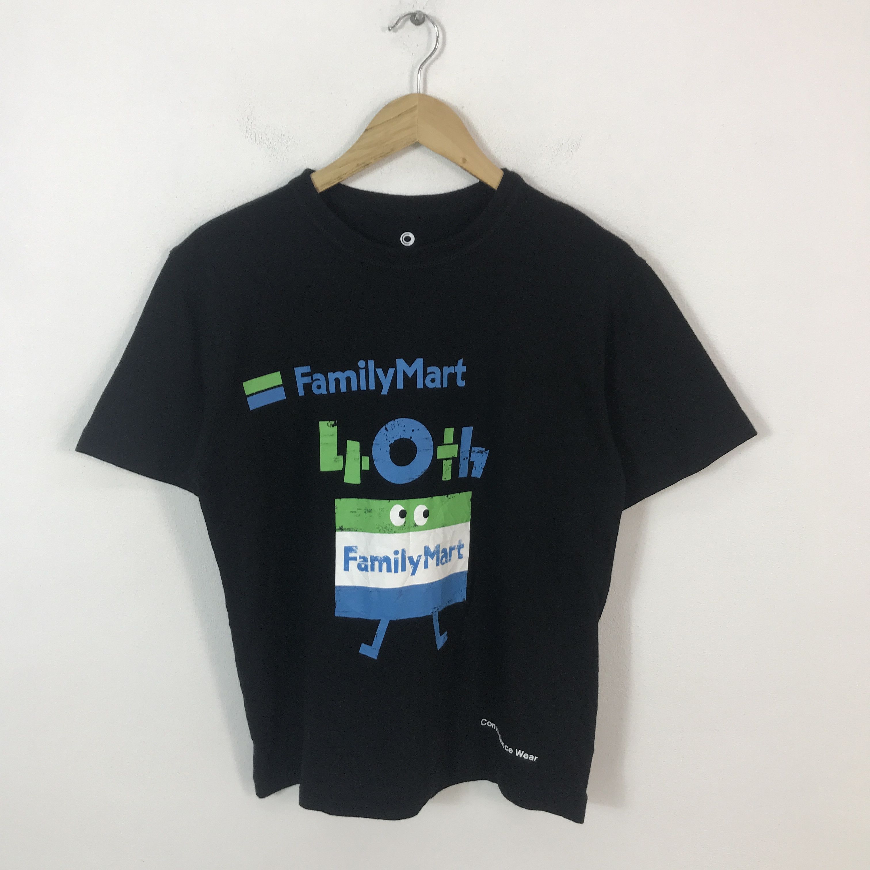 Japanese Brand Vtg family mart 40th design Japan tshirts Size US M / EU 48-50 / 2 - 1 Thumbnail