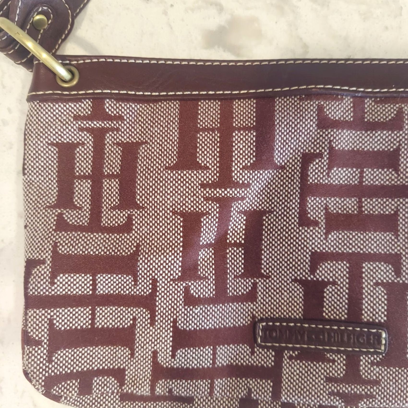Tommy Hilfiger Tommy Hilfiger Women's Brown Logo 7" Shoulder Bag Brown Leather Buckle Closure Small Rectangle Bag Womens Trending 90s? Size ONE SIZE - 3 Thumbnail