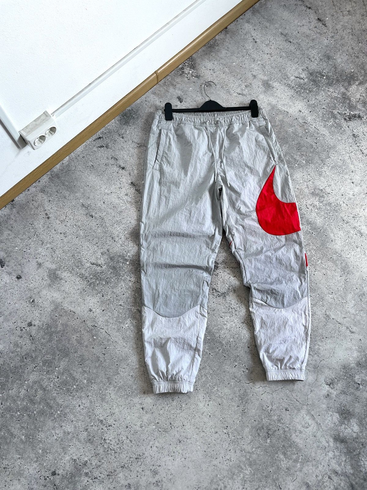 Nike × Vintage Nike Sportswear Big Swoosh Nylon Lined Pants Smoke Grey/Red Size US 32 / EU 48 - 2 Thumbnail
