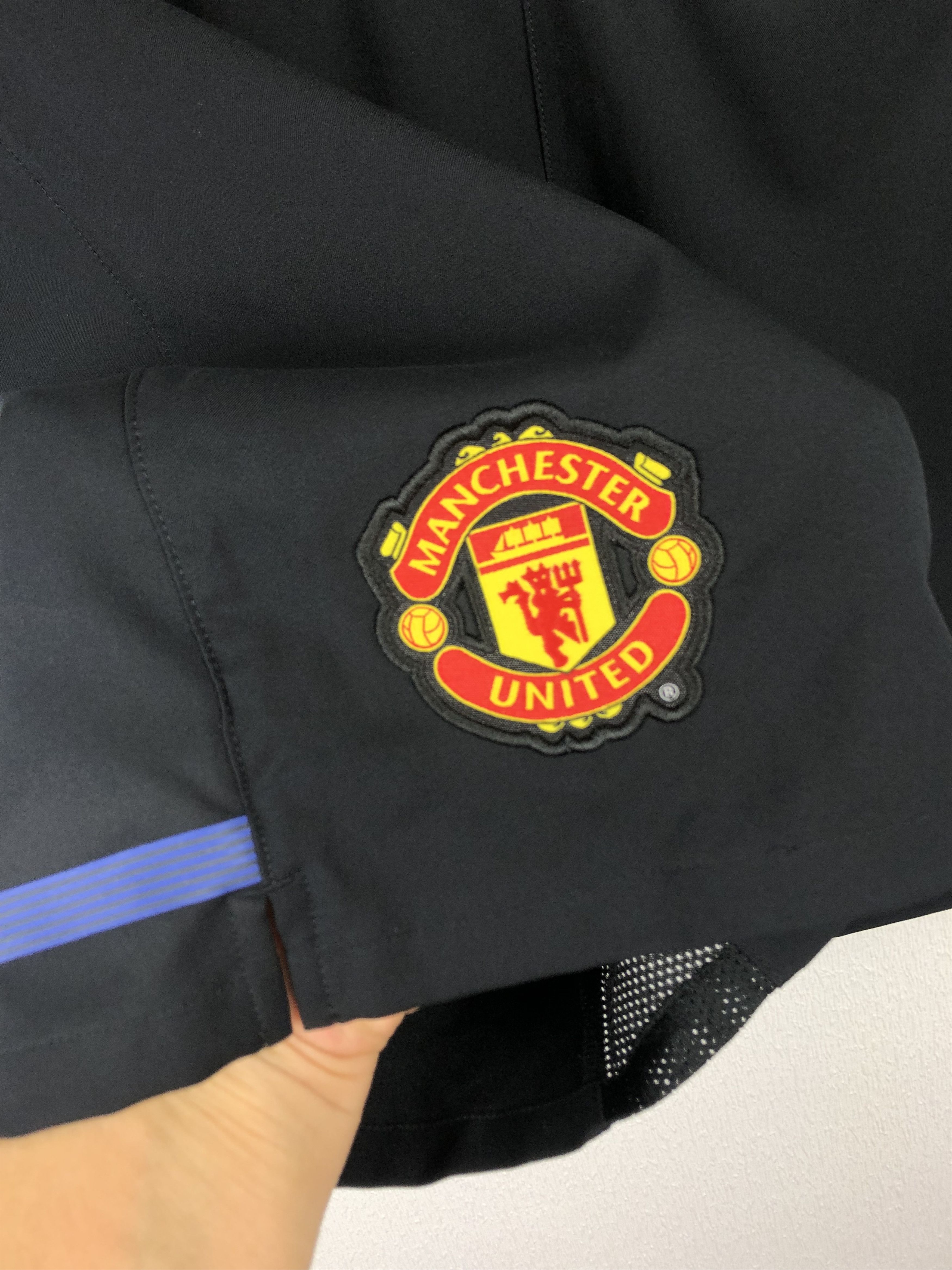 Nike Vintage Nike Manchester United Football Shorts Soccer Boys Size US 26 / EU 42 - 4 Thumbnail