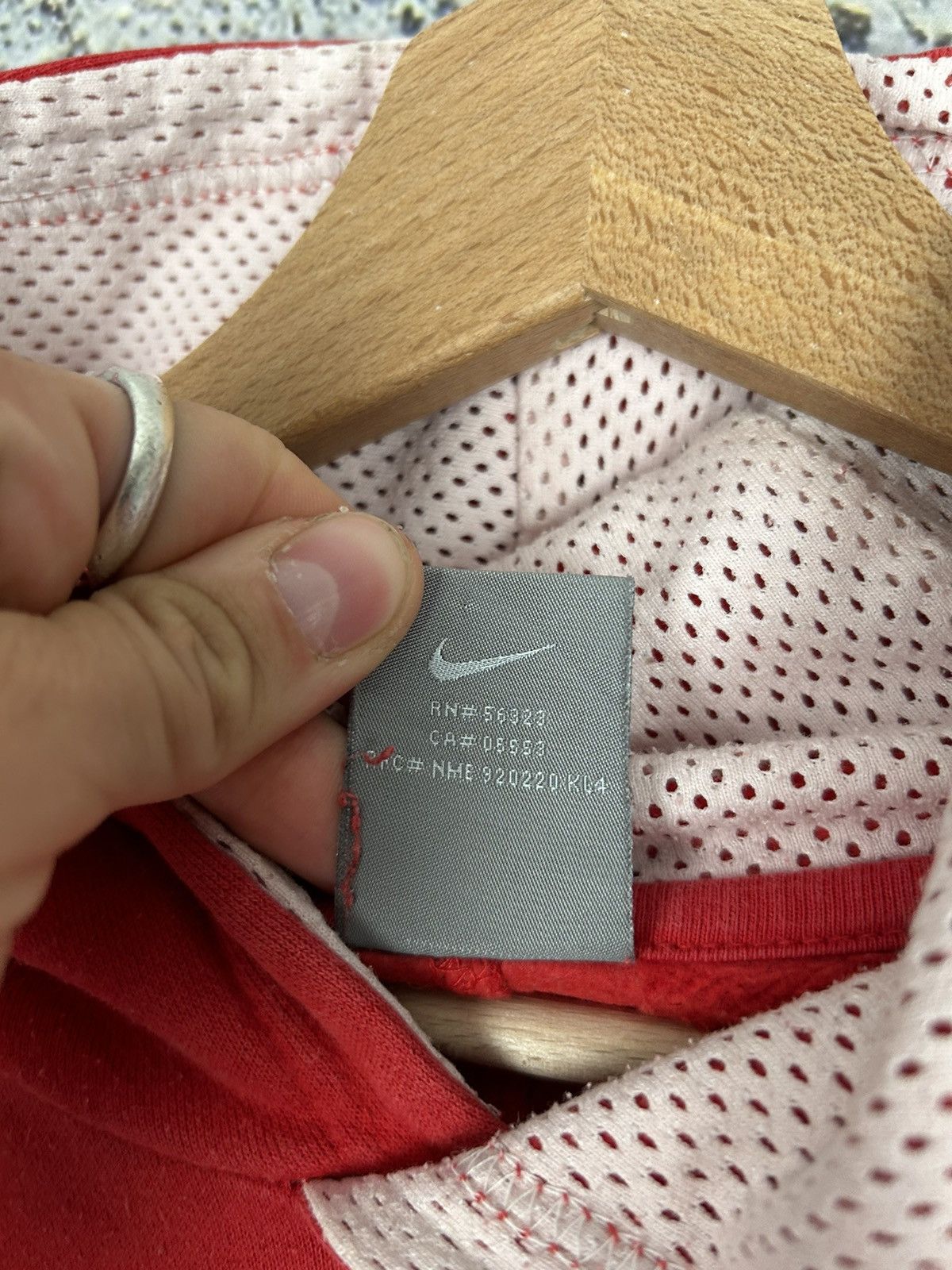 Nike Vintage Nike Y2K 00s Boxy Hoodie Sweatshirt Streetwear Rare Size US M / EU 48-50 / 2 - 7 Thumbnail