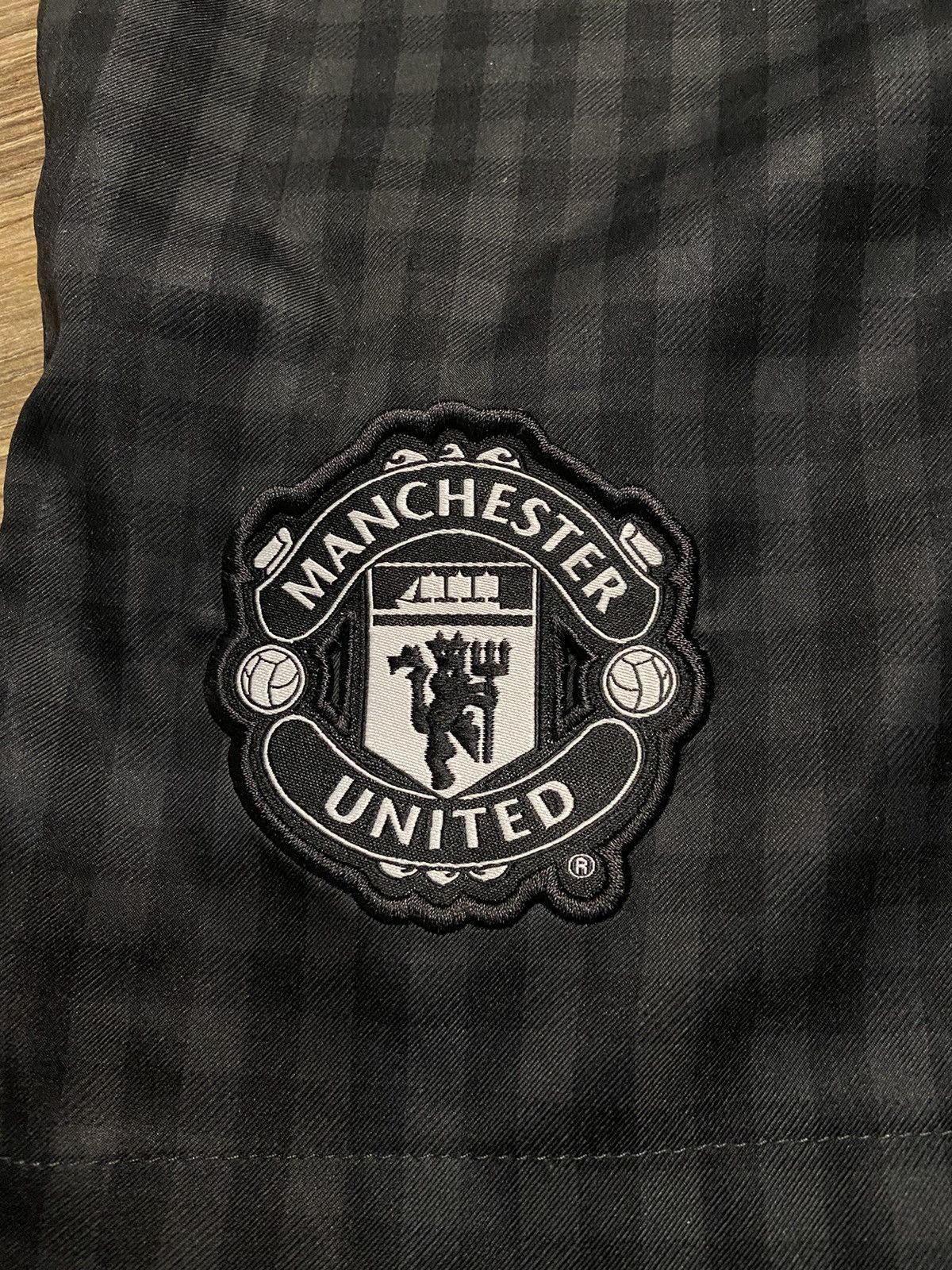 Nike × Vintage Vintage Nike Manchester United Y2K Shorts Streetwear Swoosh Size US 33 - 3 Thumbnail