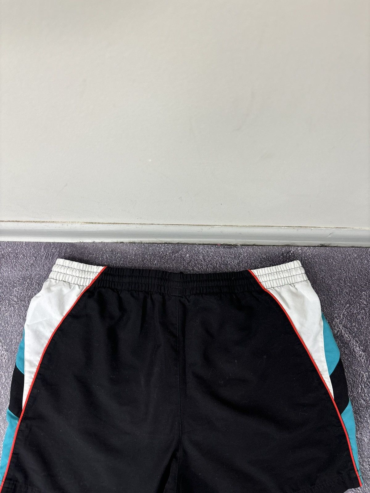 Adidas Vintage 90s Adidas Y2K Retro Hype Casual Shorts Size US 32 / EU 48 - 10 Thumbnail