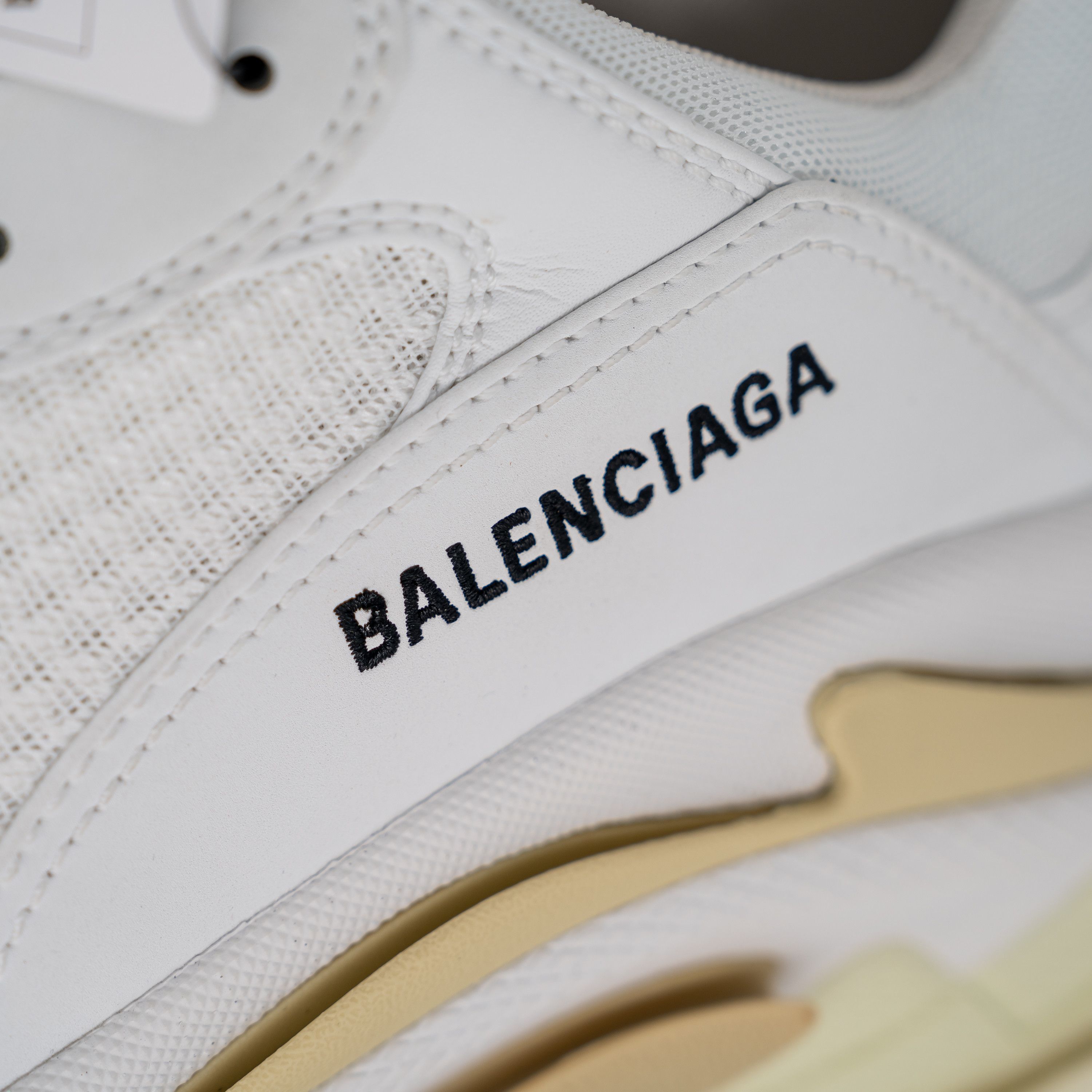 Balenciaga size EU 42 US 12 Balenciaga Triple S White Womens Sneakers Size US 12 / IT 42 - 6 Thumbnail