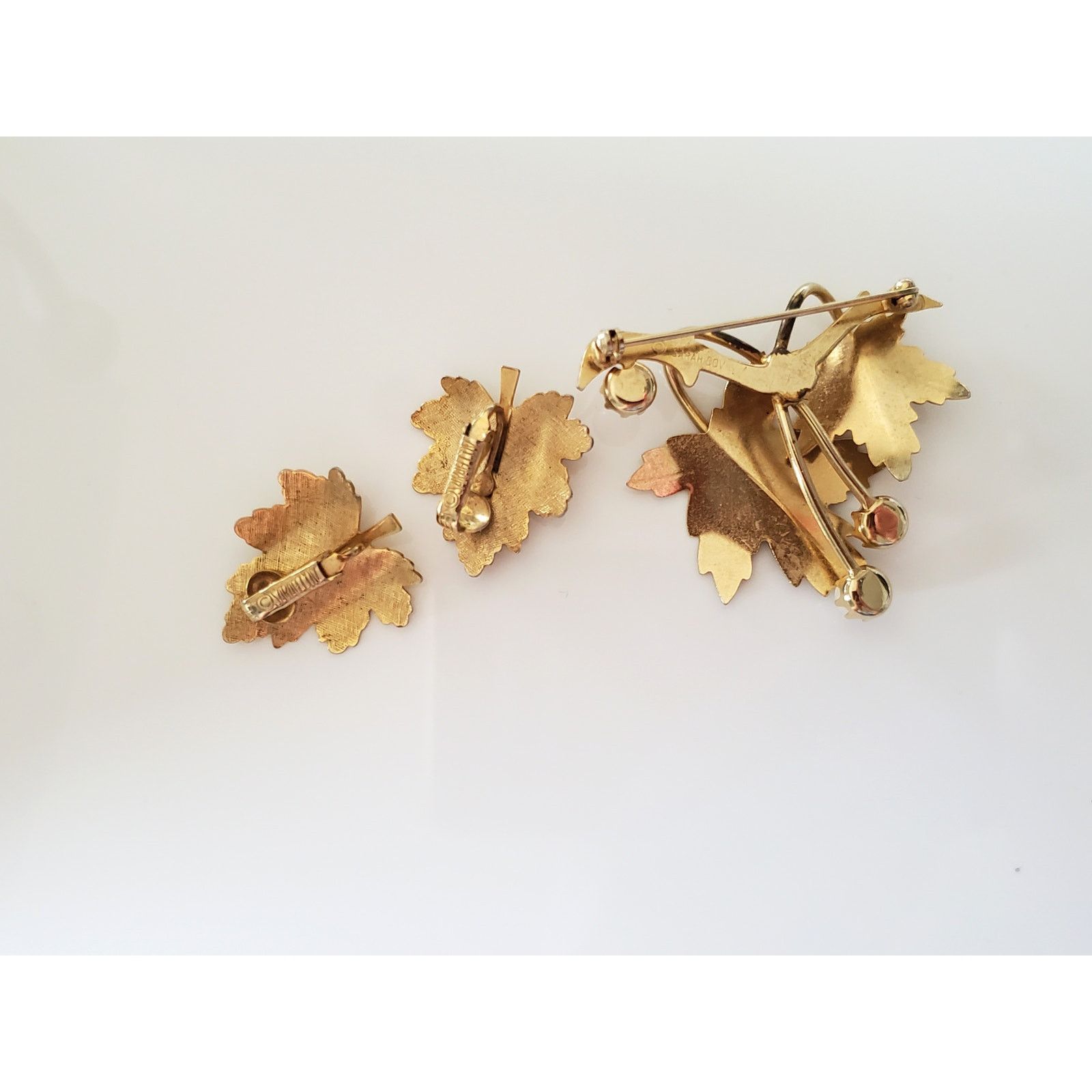 Other Sarah Coventry Maple Leaf Faux Pearl Earrings Brooch Set Size ONE SIZE - 3 Thumbnail