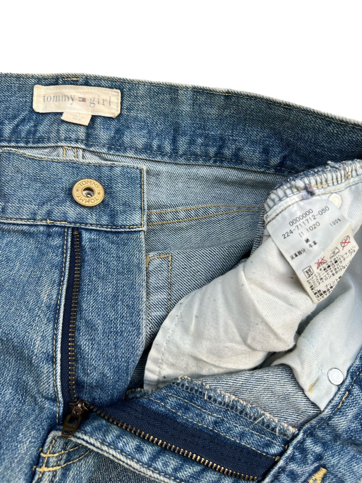Tommy Hilfiger Y2K Tommy Hilfiger Distressed Patch Denim Jeans 34x34 Size 34" / US 12 / IT 48 - 10 Thumbnail