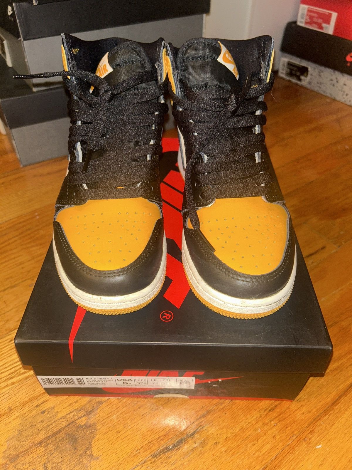 Jordan Brand Yellow Toe Retro One (GS) Size US 5 / EU 37 - 6 Thumbnail