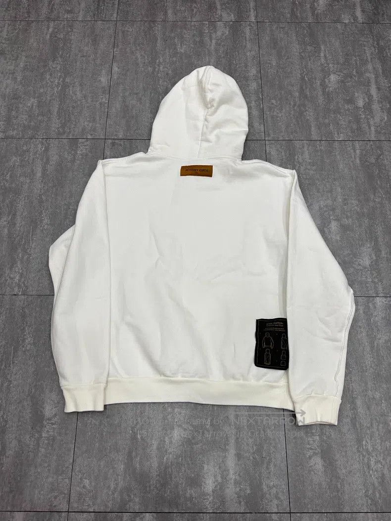 Louis Vuitton Louis Vuitton White Hooded Long Sleeve Sweatshirt Size US XL / EU 56 / 4 - 2 Thumbnail