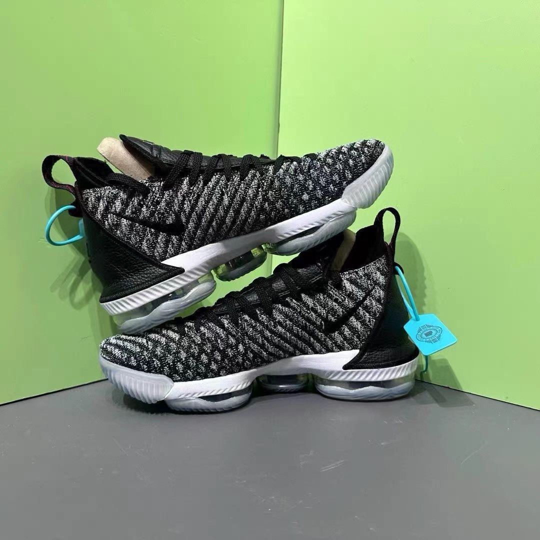 Nike Nike LeBron 16 Oreo Black White K15 Size US 9.5 / EU 42-43 - 5 Thumbnail