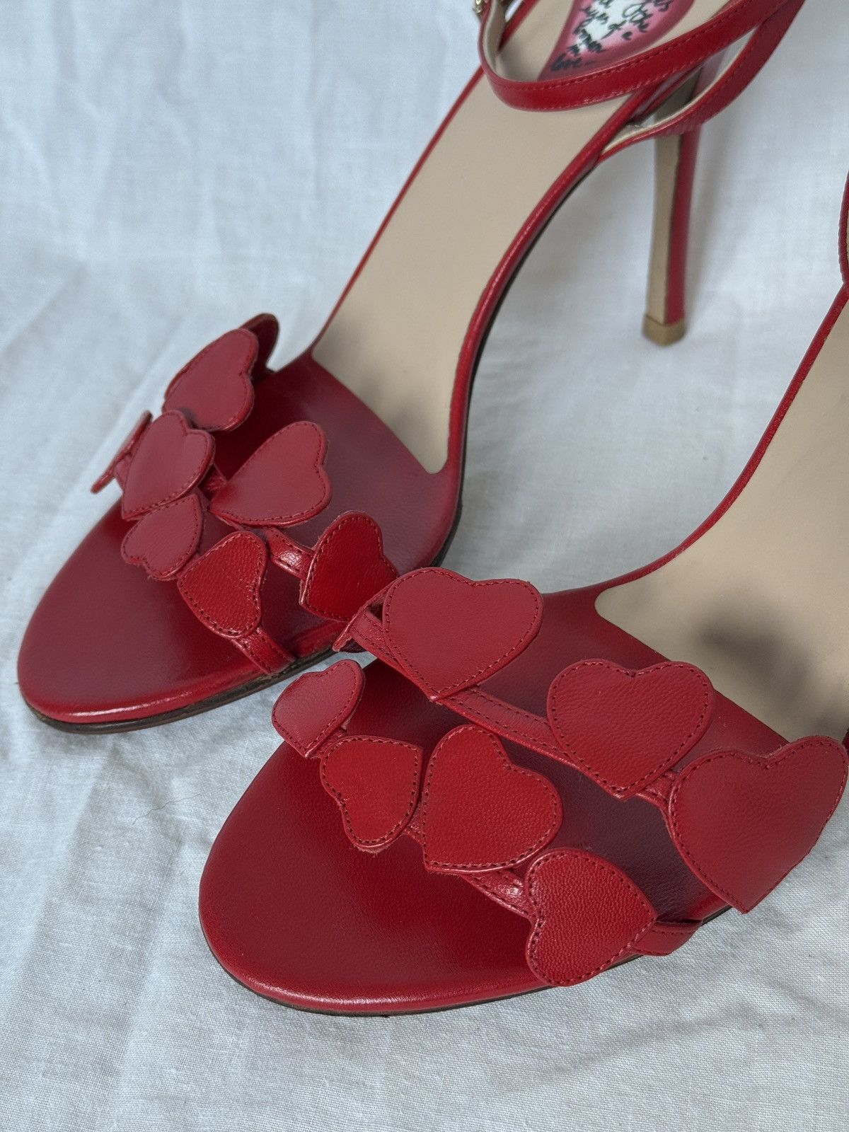 Valentino Iconic Valentino Garavani L’ Amour Hearts Heels Sandals Size US 7 / IT 37 - 6 Thumbnail