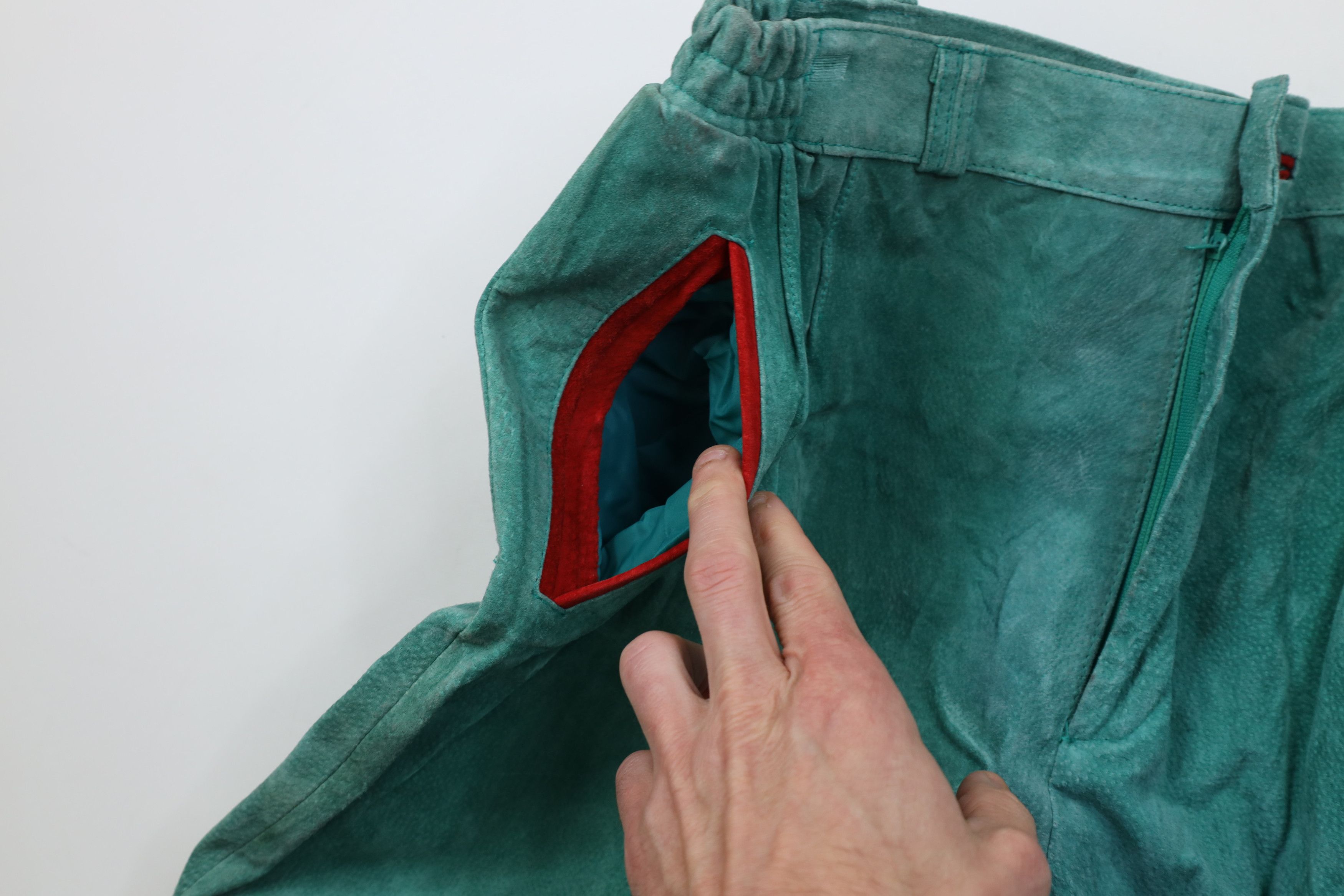 Vintage Vintage 90s Streetwear Suede Leather Shorts Green Red Size US 32 / EU 48 - 7 Thumbnail
