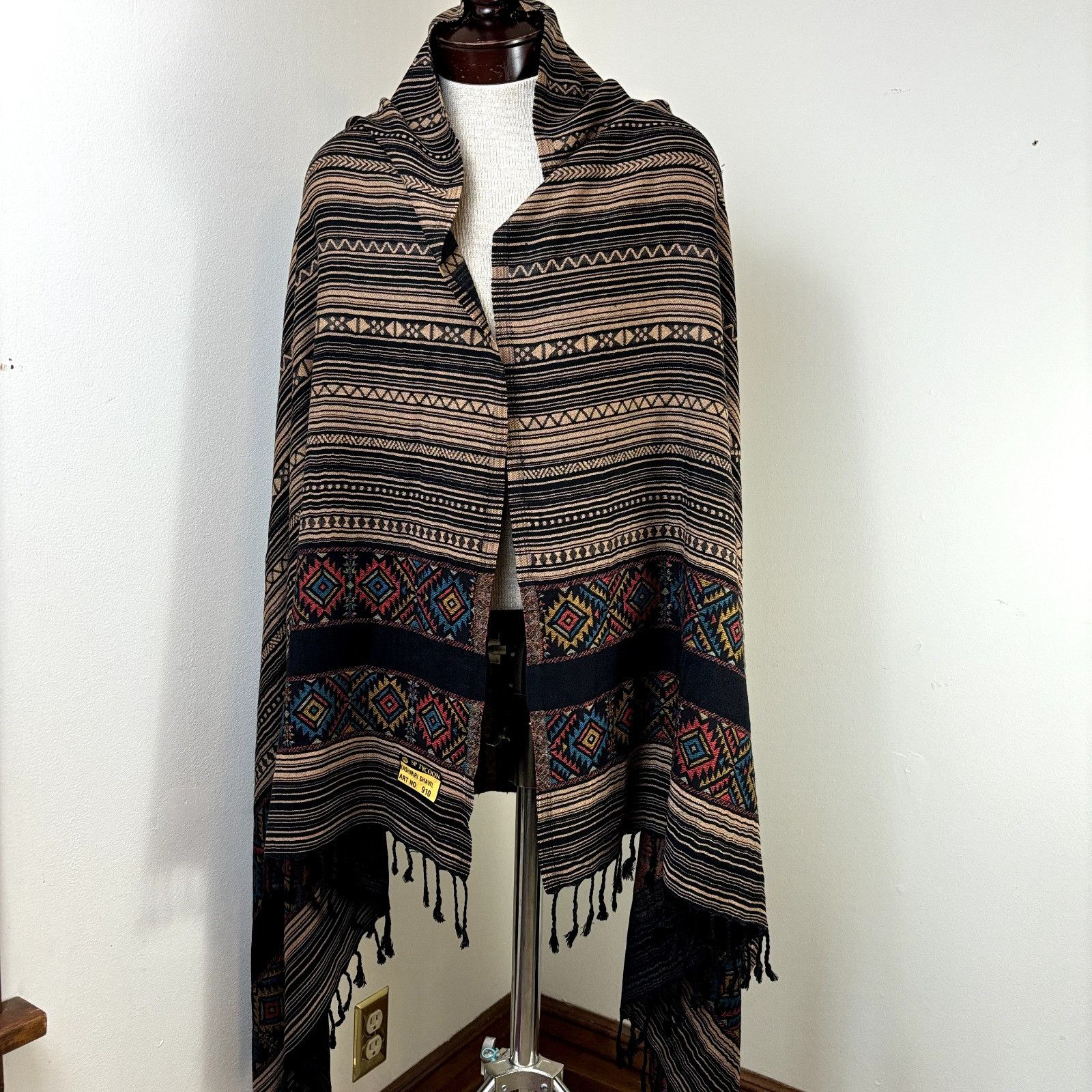 Other SP Tycoon Maxi, Oversized NWOT Cashmere Wrap Shawl Scarf w/ Size ONE SIZE - 2 Thumbnail