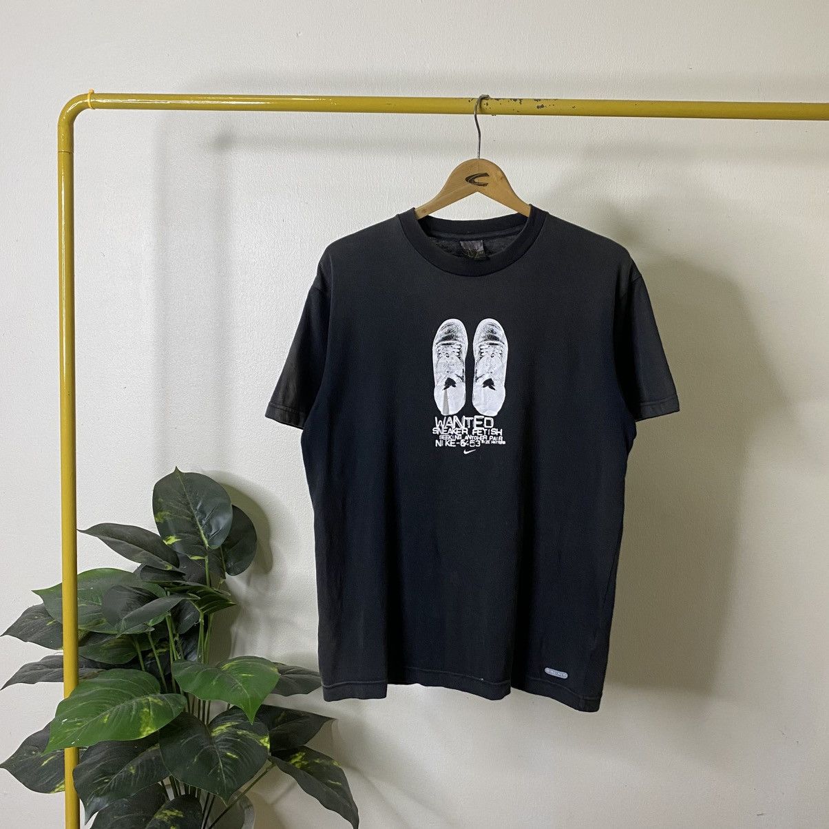 Nike Vintage 2000s Nike Sneakers Fetish Faded Black T Shirt Size US L / EU 52-54 / 3 - 1 Thumbnail