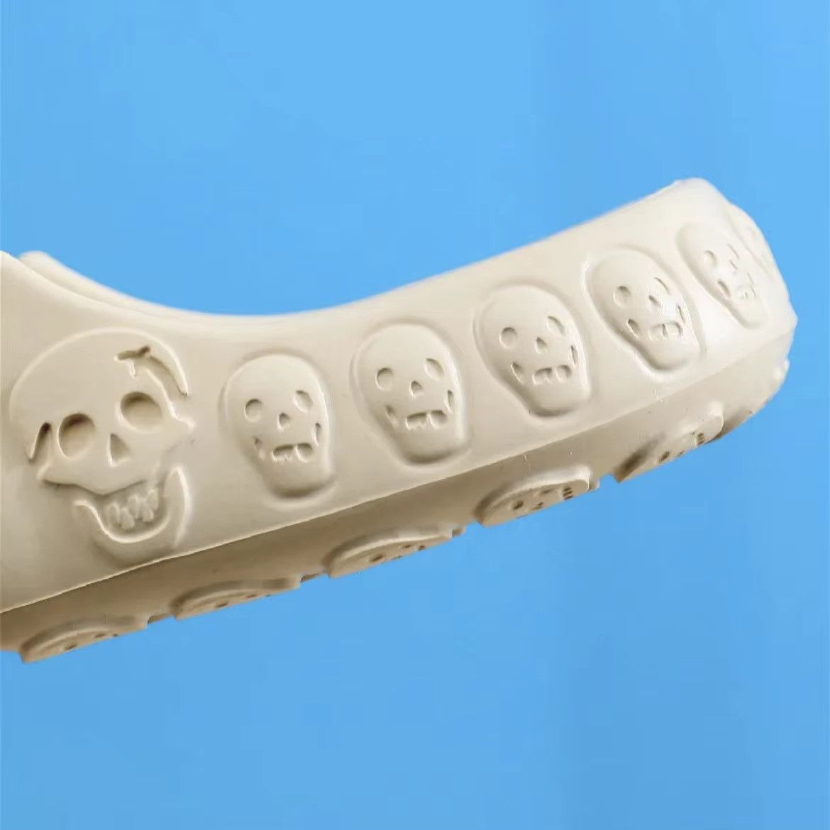 Designer Skull Monster Slippers Size US 9.5 / EU 42-43 - 6 Thumbnail